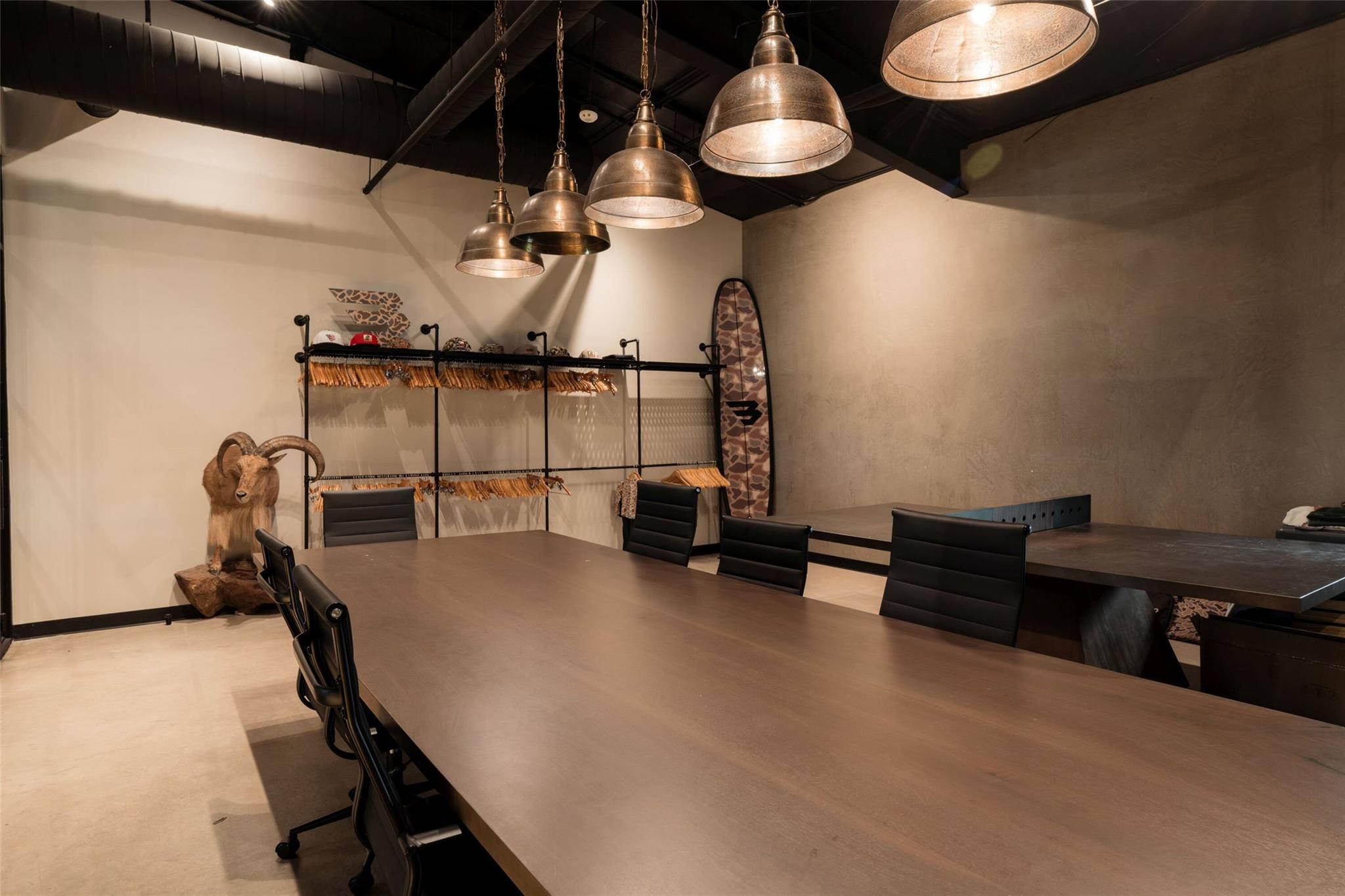 195 American Way, Dripping Springs, TX 78620