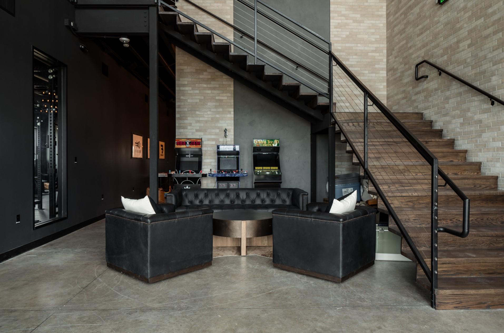 195 American Way, Dripping Springs, TX 78620