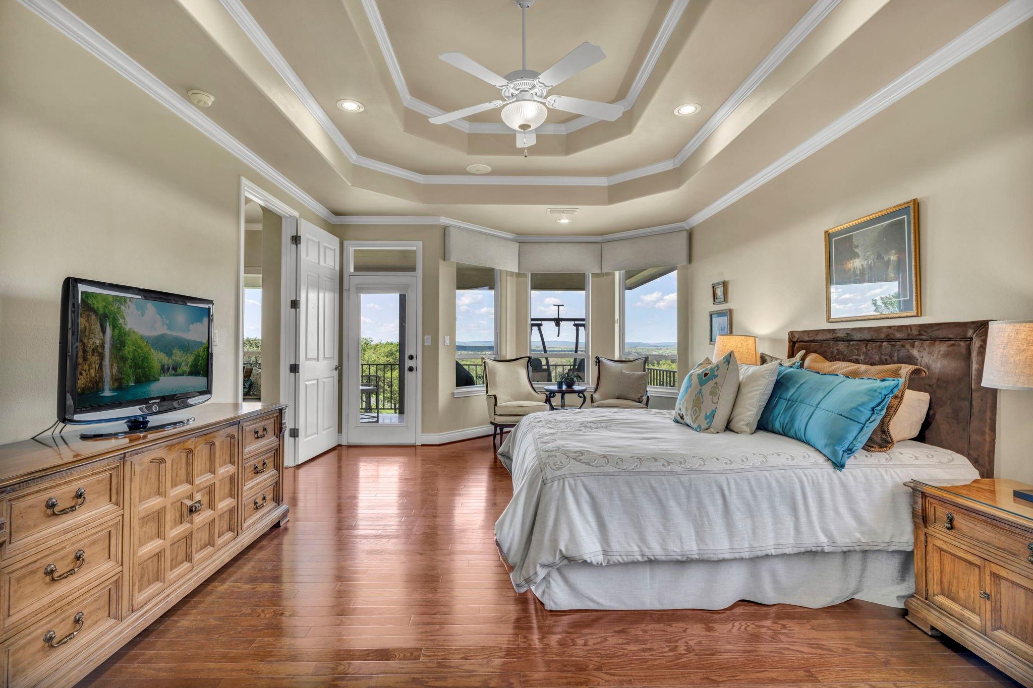 310 The Hills Rd, Horseshoe Bay, TX 78657