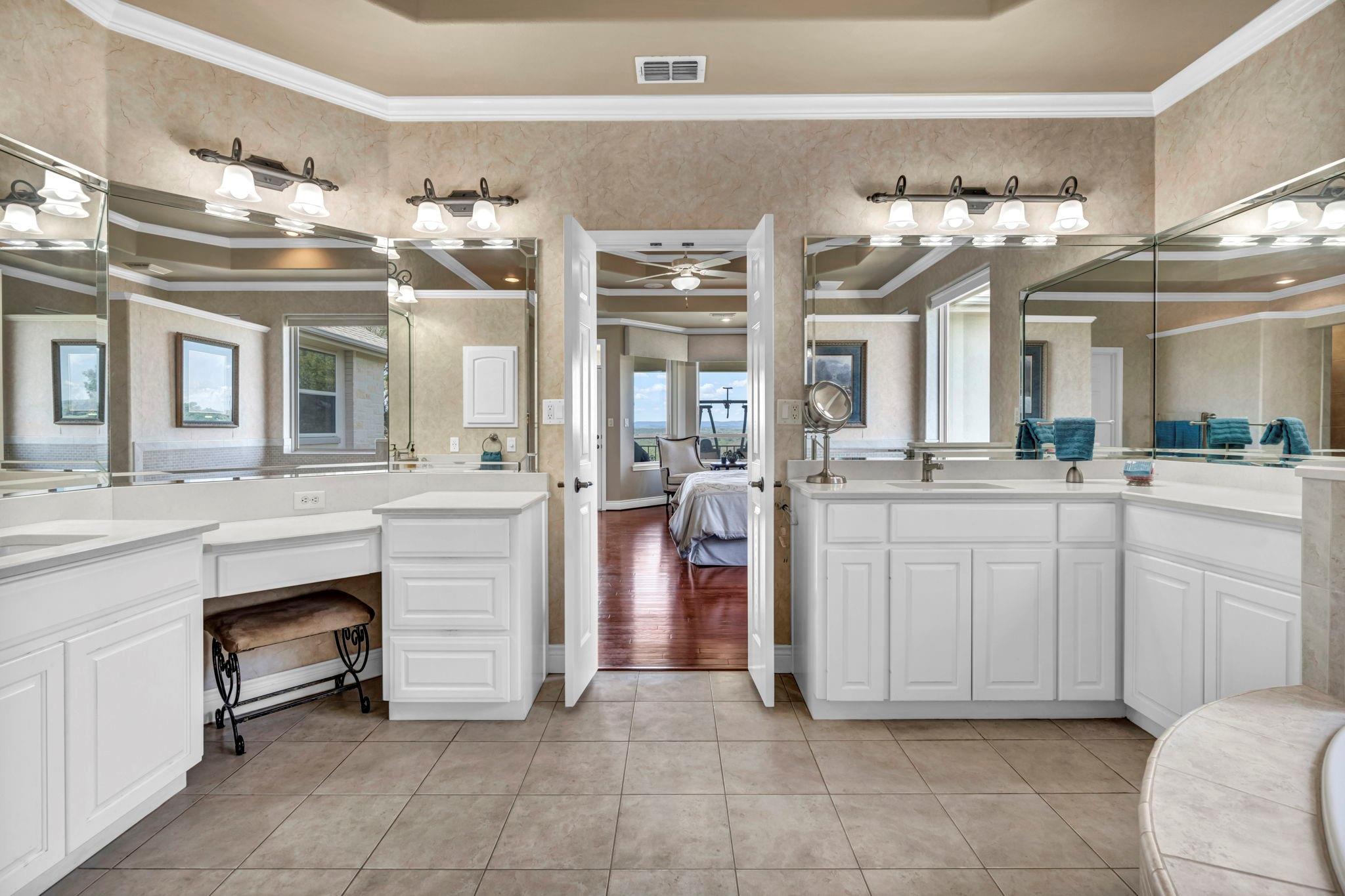 310 The Hills Rd, Horseshoe Bay, TX 78657