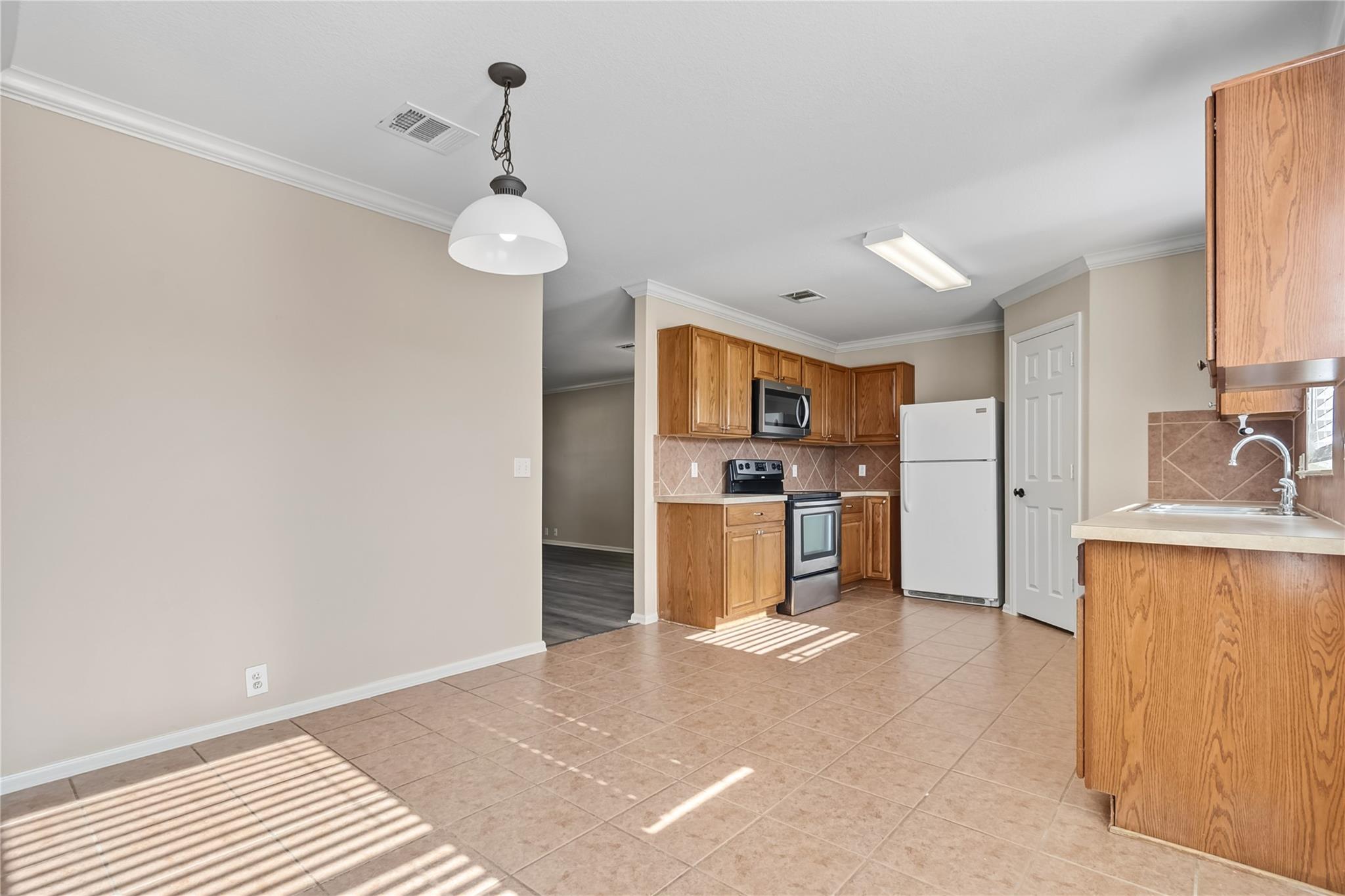 172 Coreopsis Cv, Kyle, TX 78640