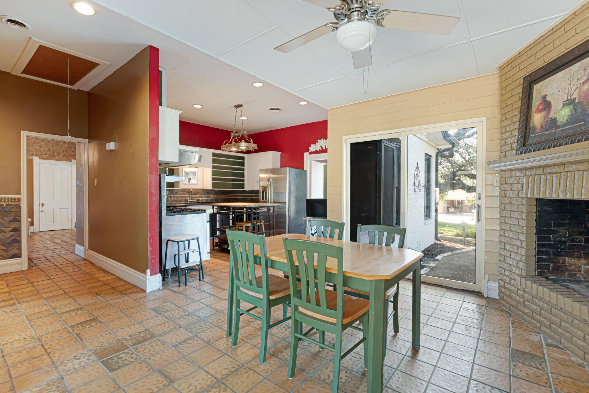 106 S Howe St, Lampasas, TX 76550