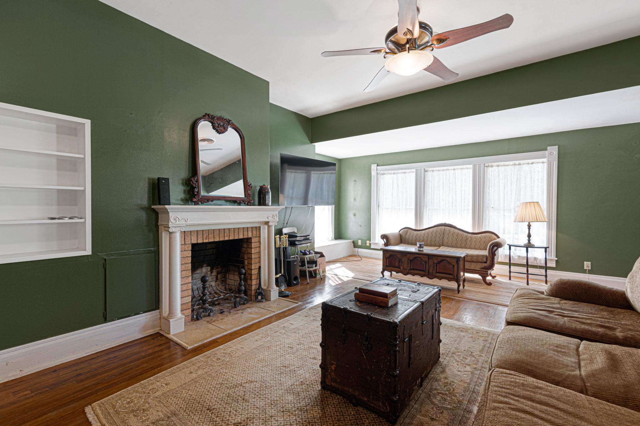 106 S Howe St, Lampasas, TX 76550