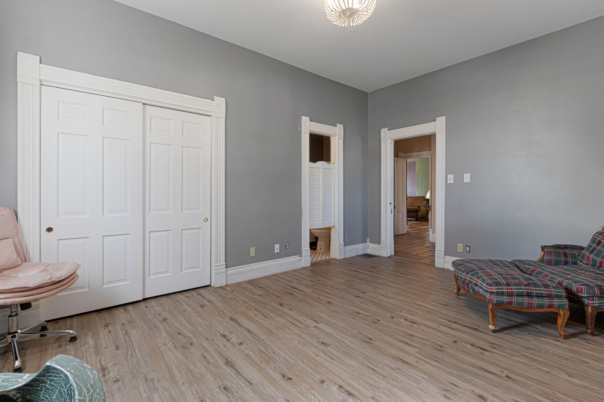 106 S Howe St, Lampasas, TX 76550