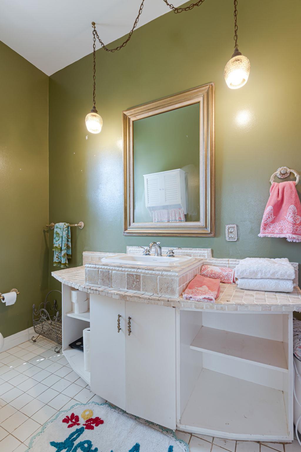 106 S Howe St, Lampasas, TX 76550