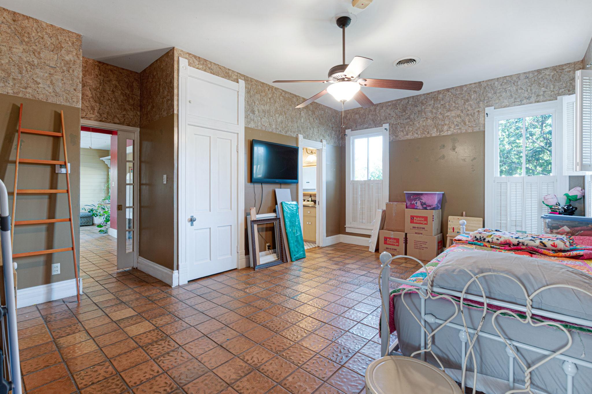 106 S Howe St, Lampasas, TX 76550