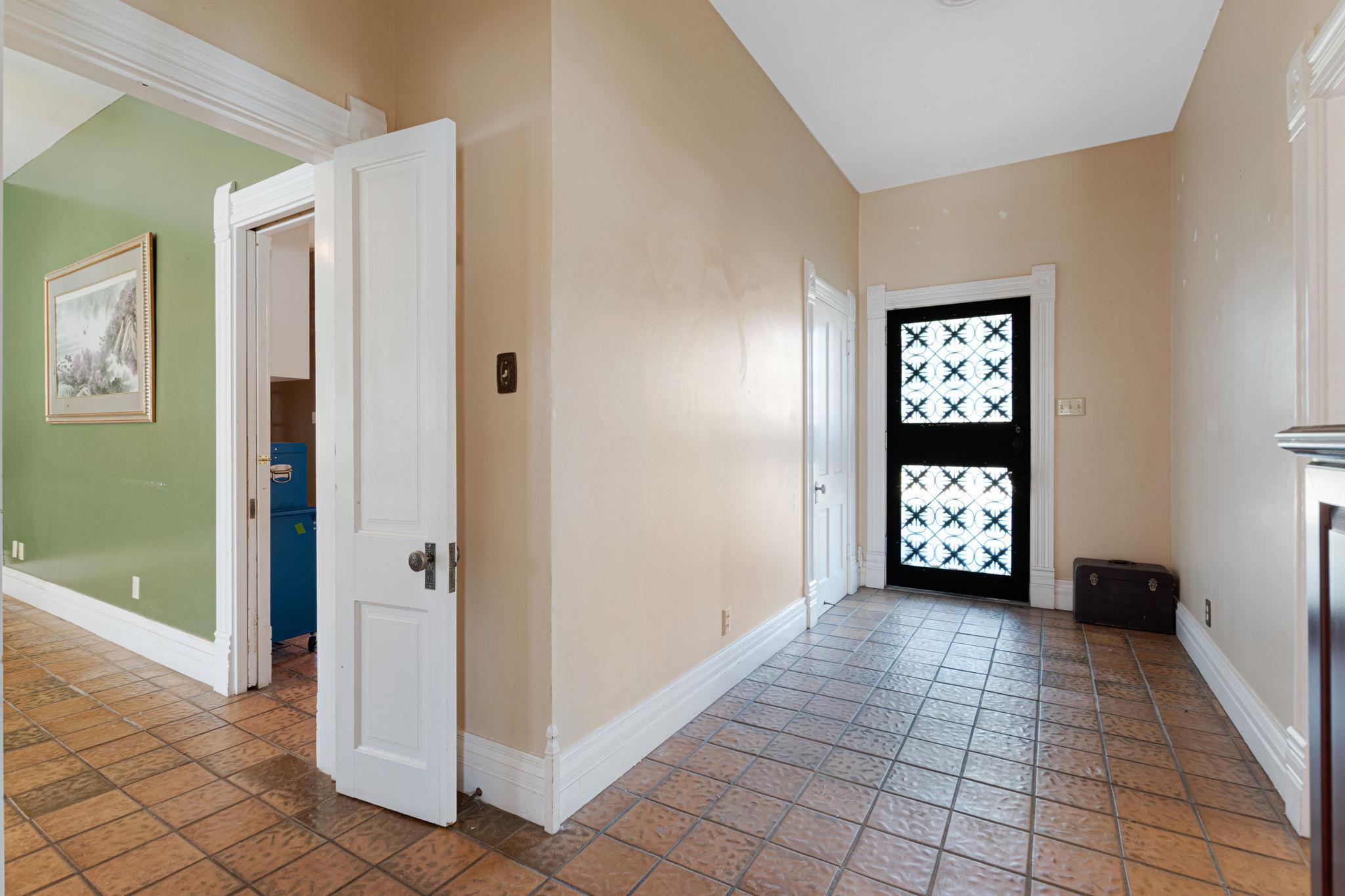 106 S Howe St, Lampasas, TX 76550