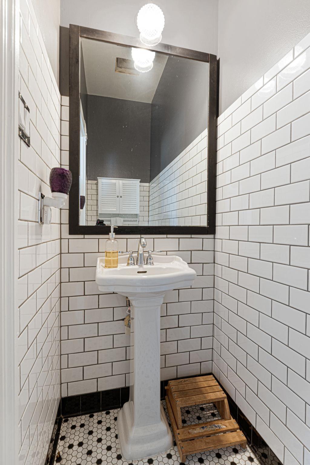 106 S Howe St, Lampasas, TX 76550