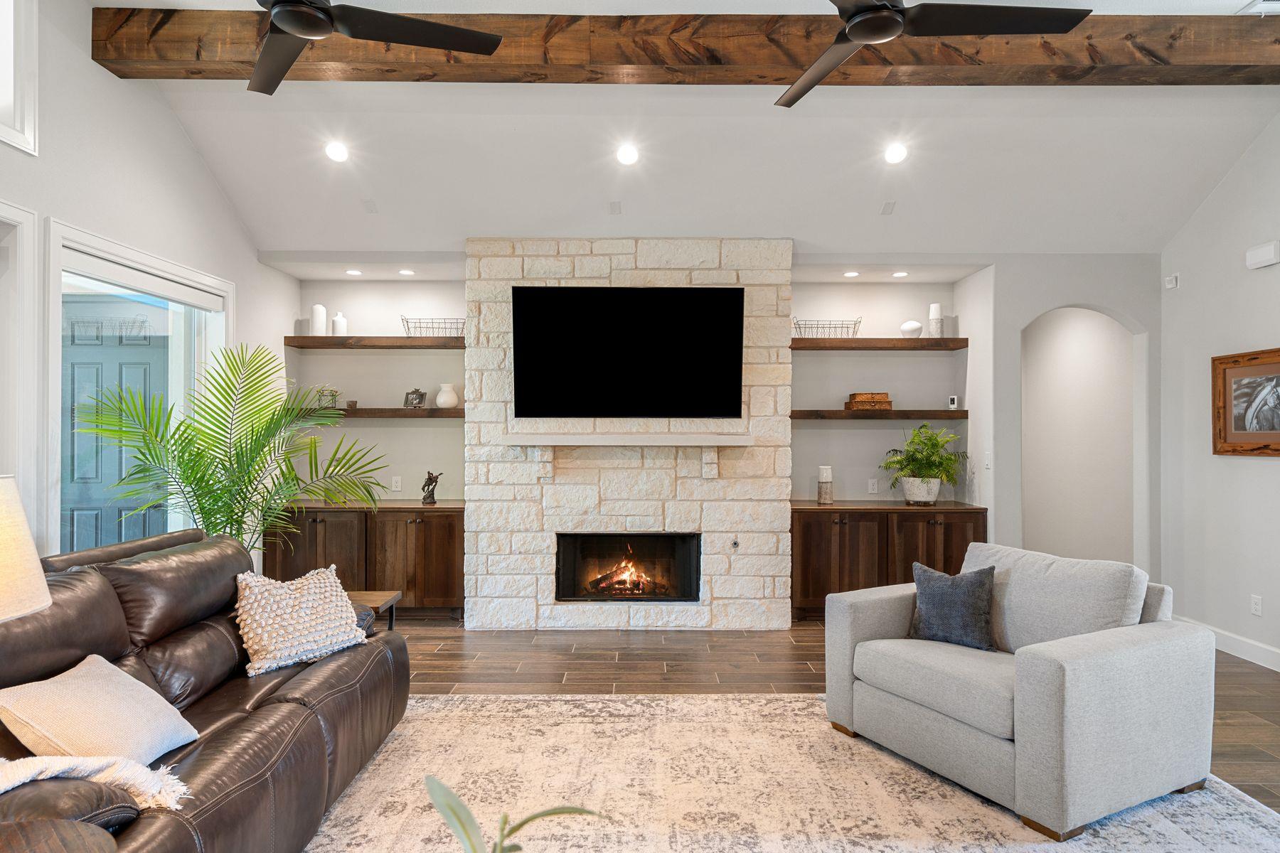 291 Southwick Ranch Rd, Johnson City, TX 78636