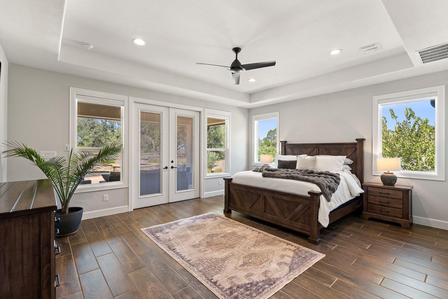 291 Southwick Ranch Rd, Johnson City, TX 78636