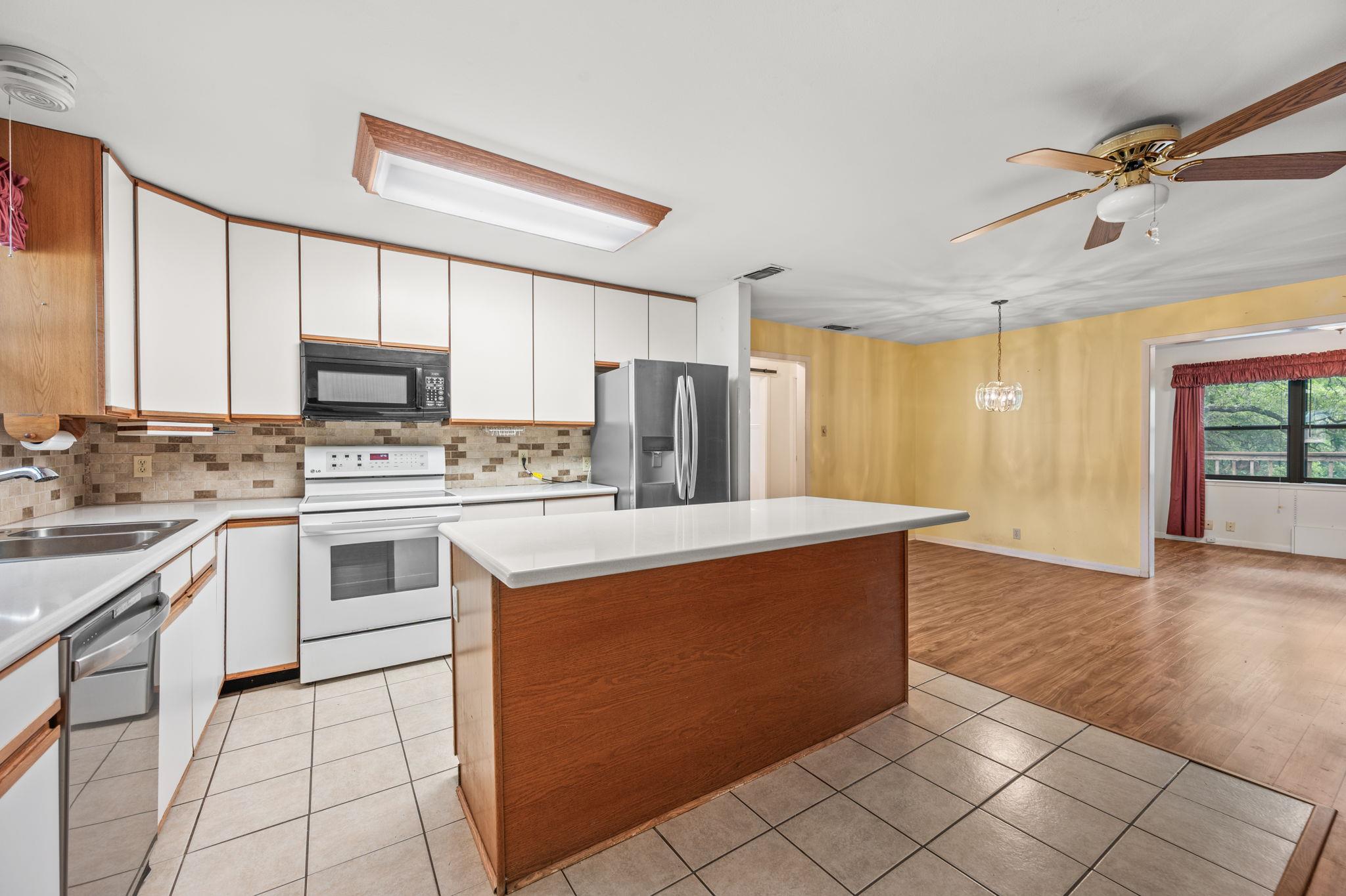 18215 Ledge St, Jonestown, TX 78645