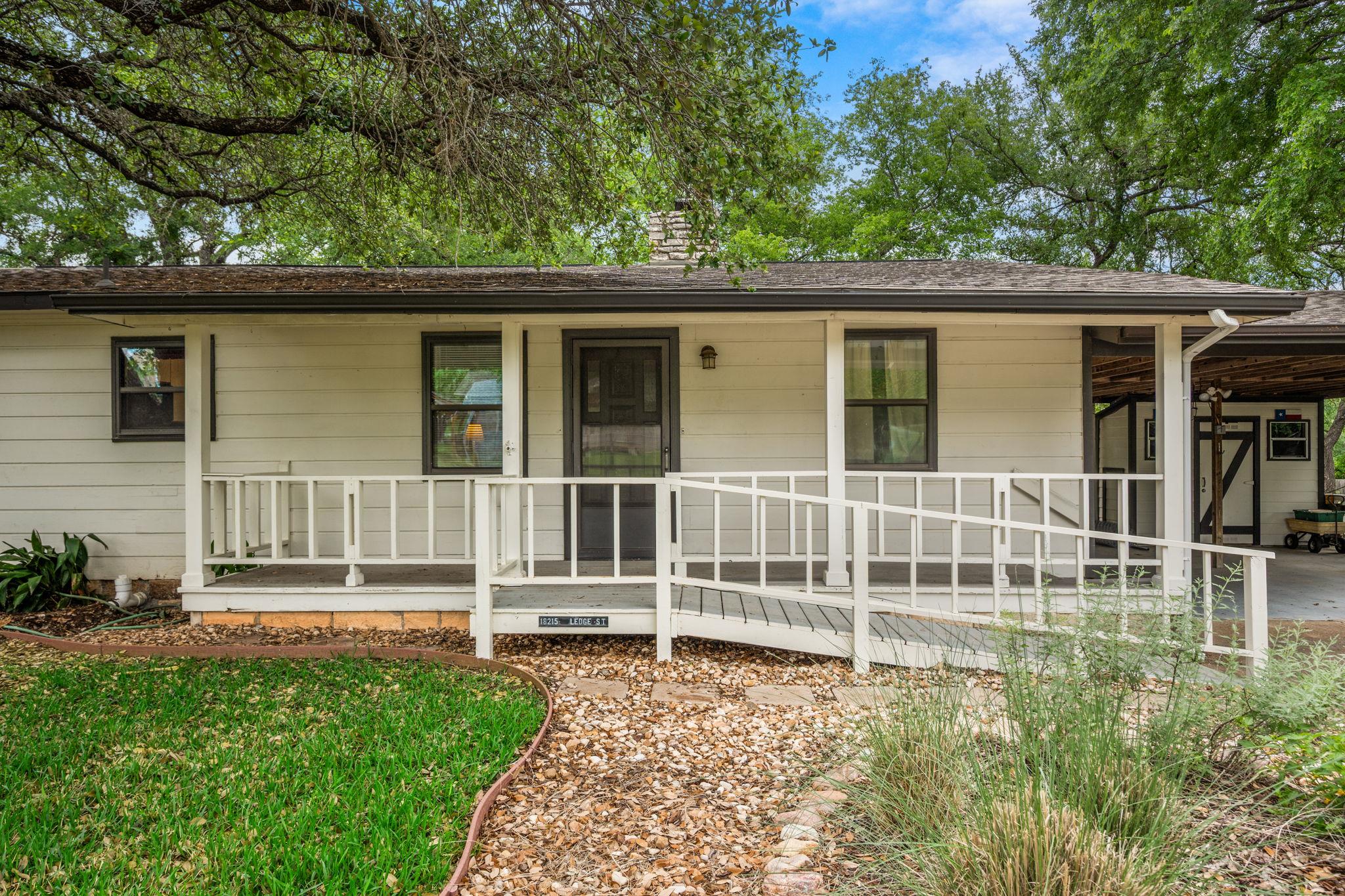 18215 Ledge St, Jonestown, TX 78645