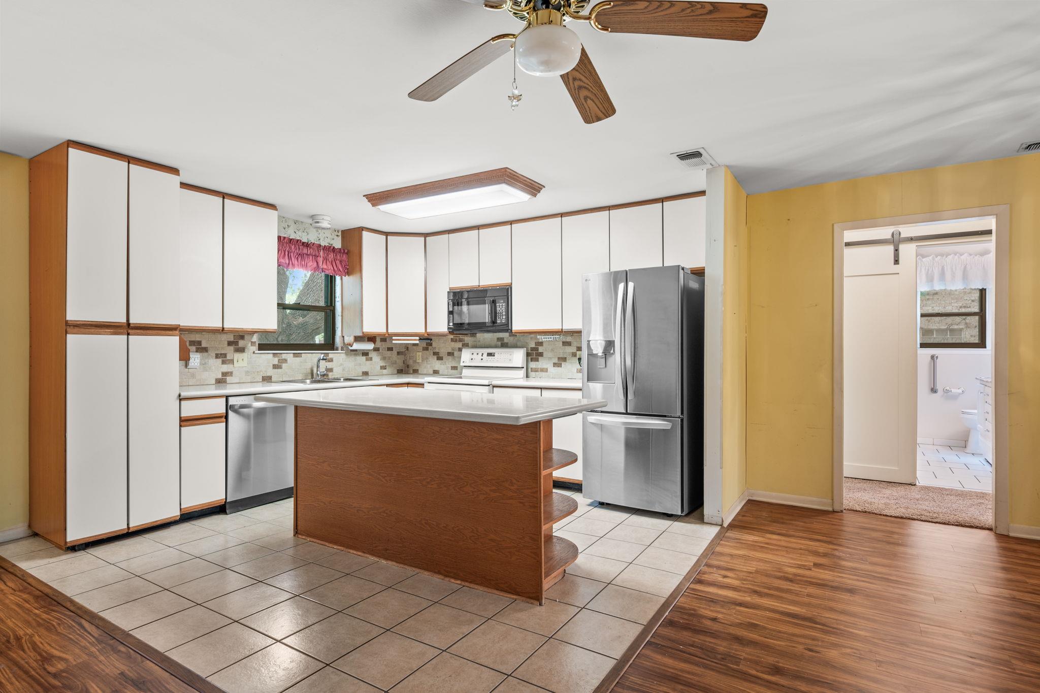 18215 Ledge St, Jonestown, TX 78645