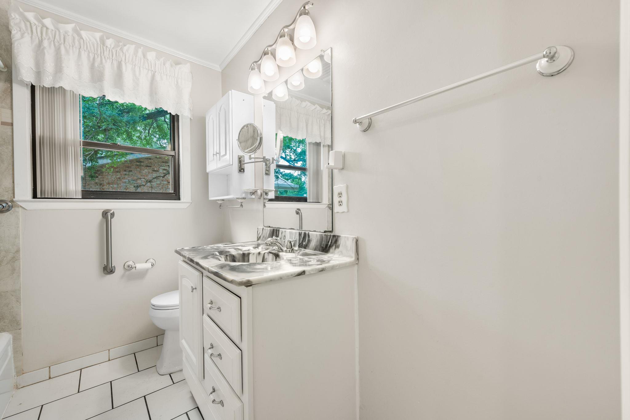 18215 Ledge St, Jonestown, TX 78645