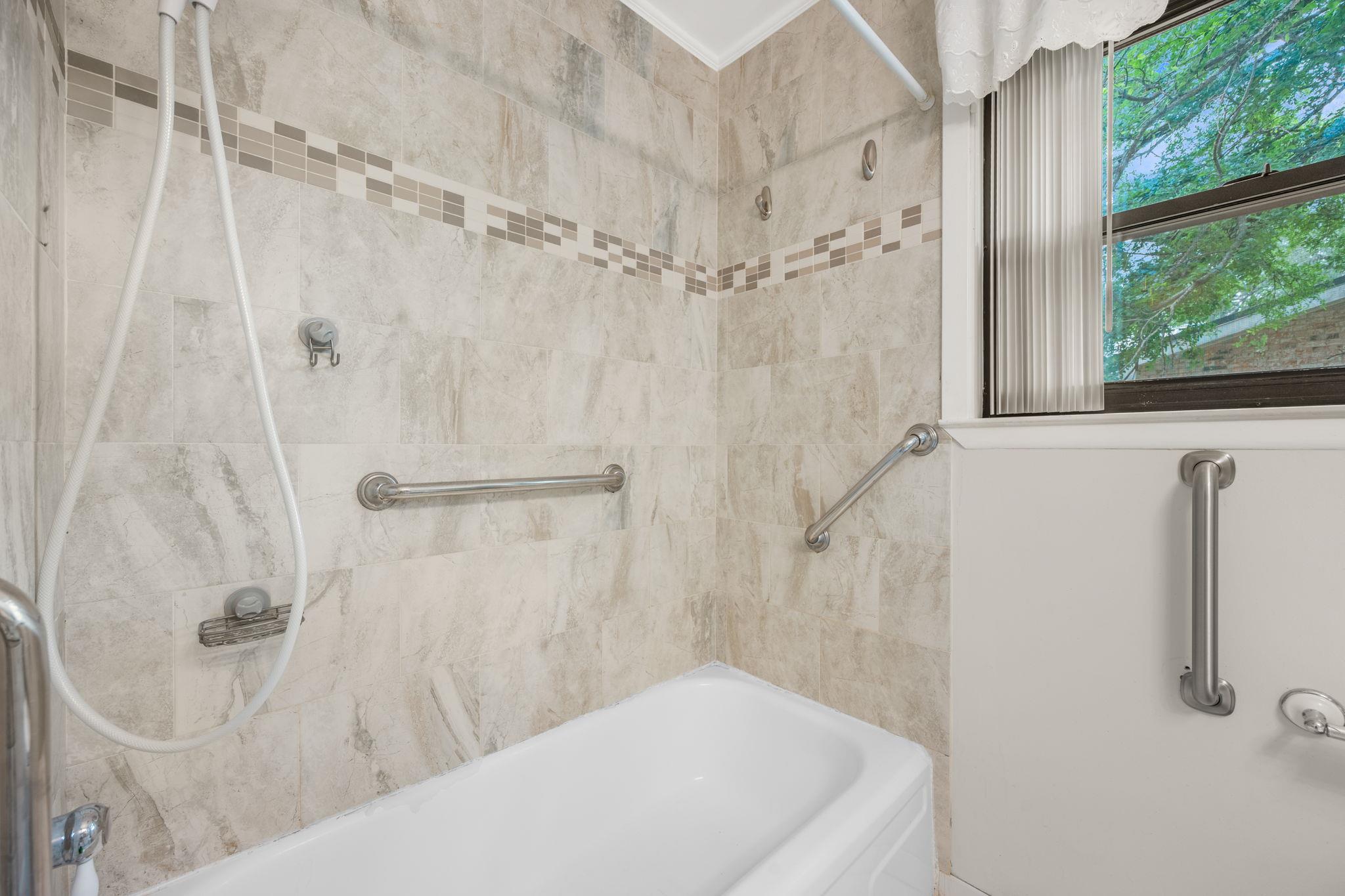 18215 Ledge St, Jonestown, TX 78645