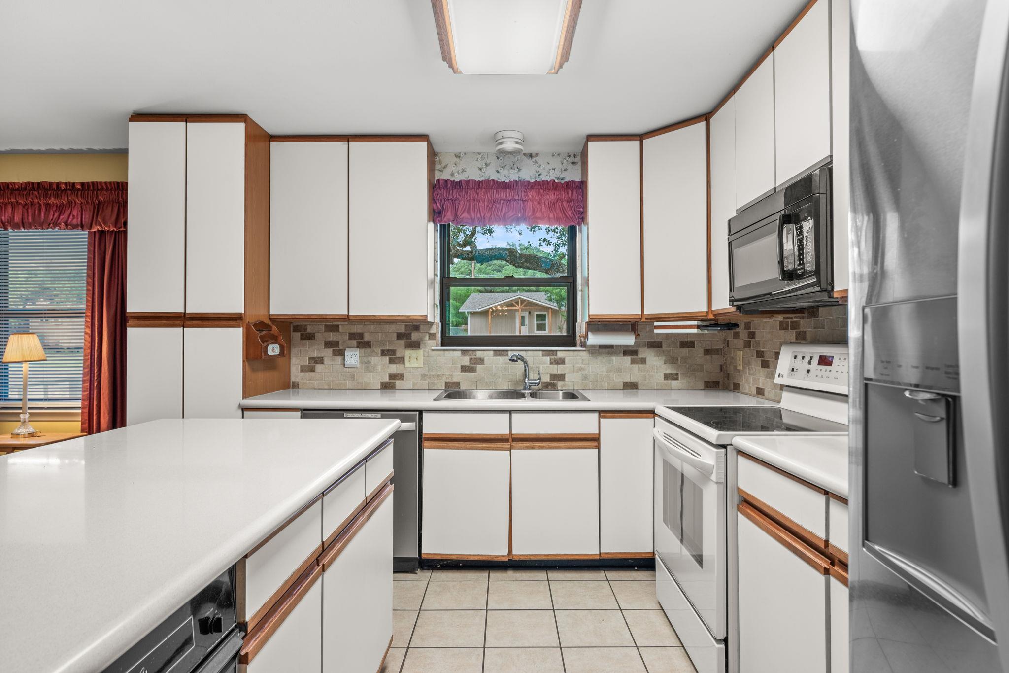 18215 Ledge St, Jonestown, TX 78645