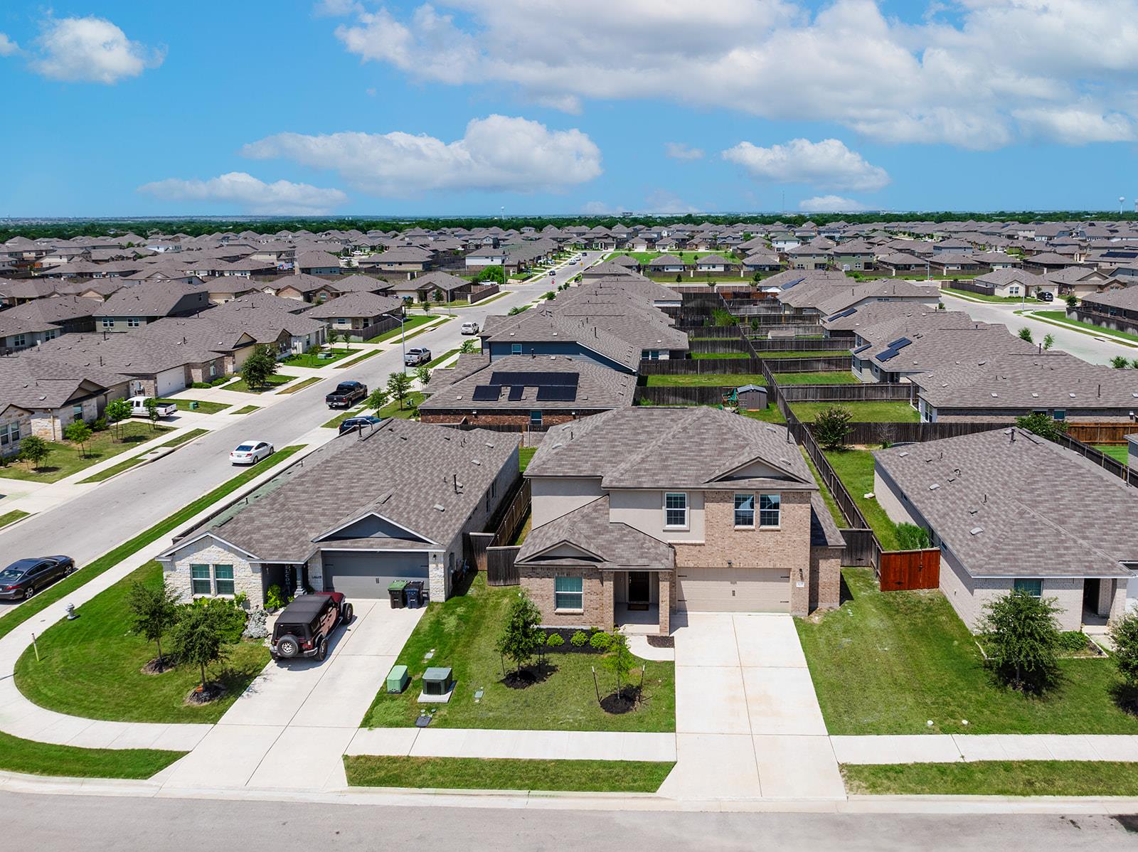 305 Arnage Dr, Hutto, TX 78634