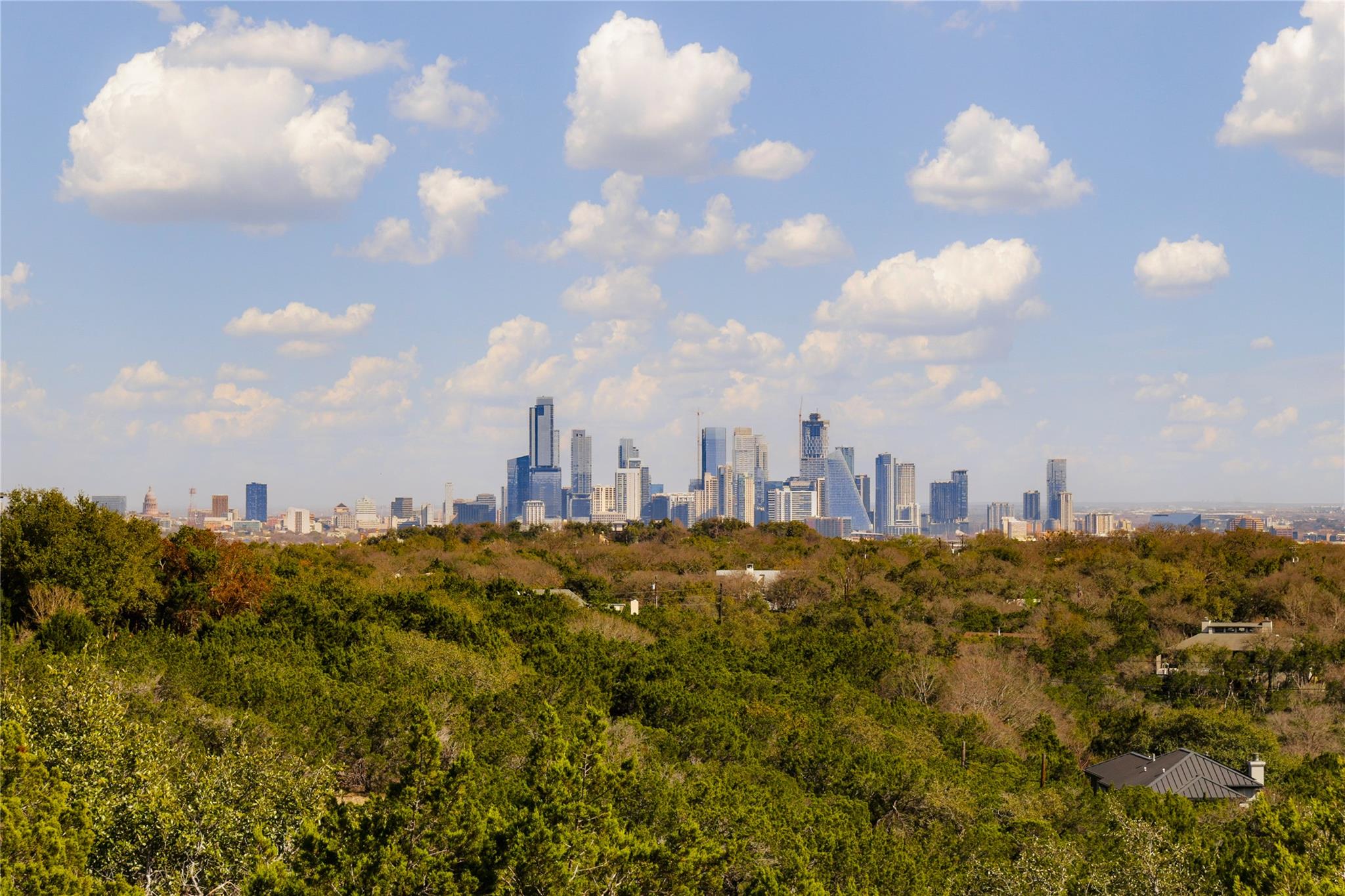 201 Buckeye Trl, West Lake Hills, TX 78746