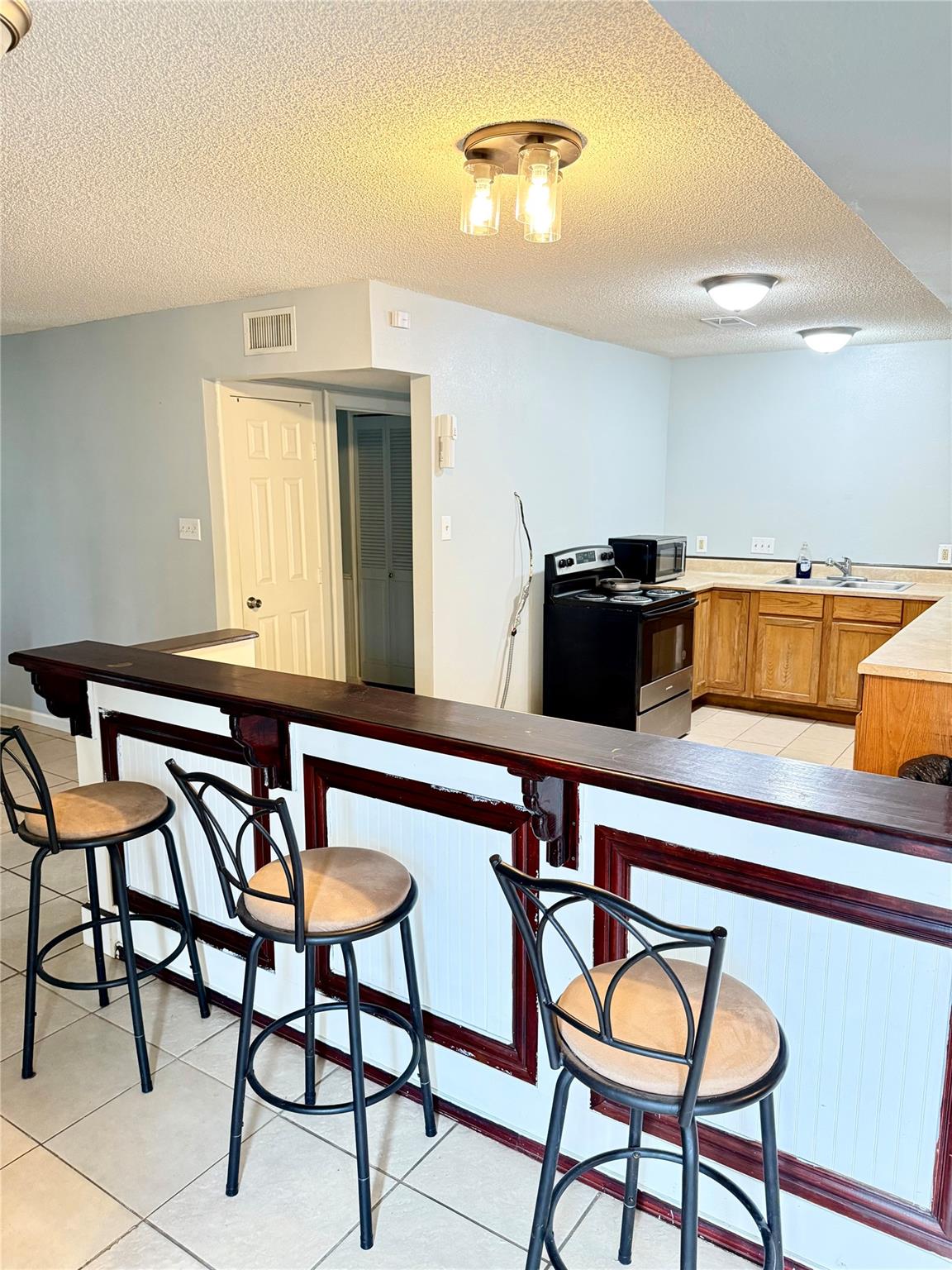 2203 Post Oak Rd, Rockdale, TX 76567