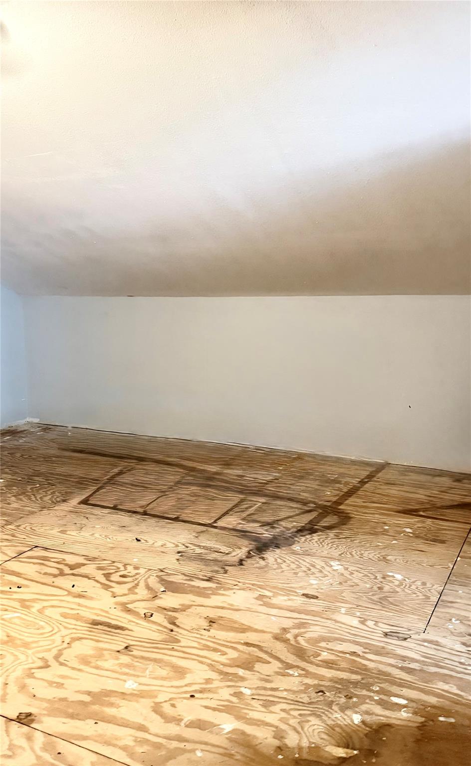 2203 Post Oak Rd, Rockdale, TX 76567