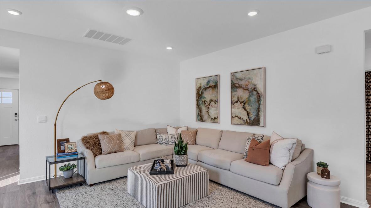 112 Juan Cordona Dr, Buda, TX 78610