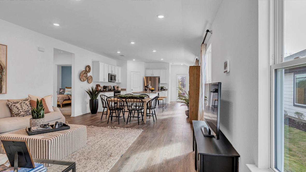 112 Juan Cordona Dr, Buda, TX 78610