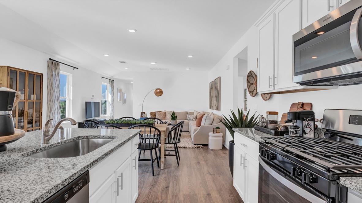 112 Juan Cordona Dr, Buda, TX 78610