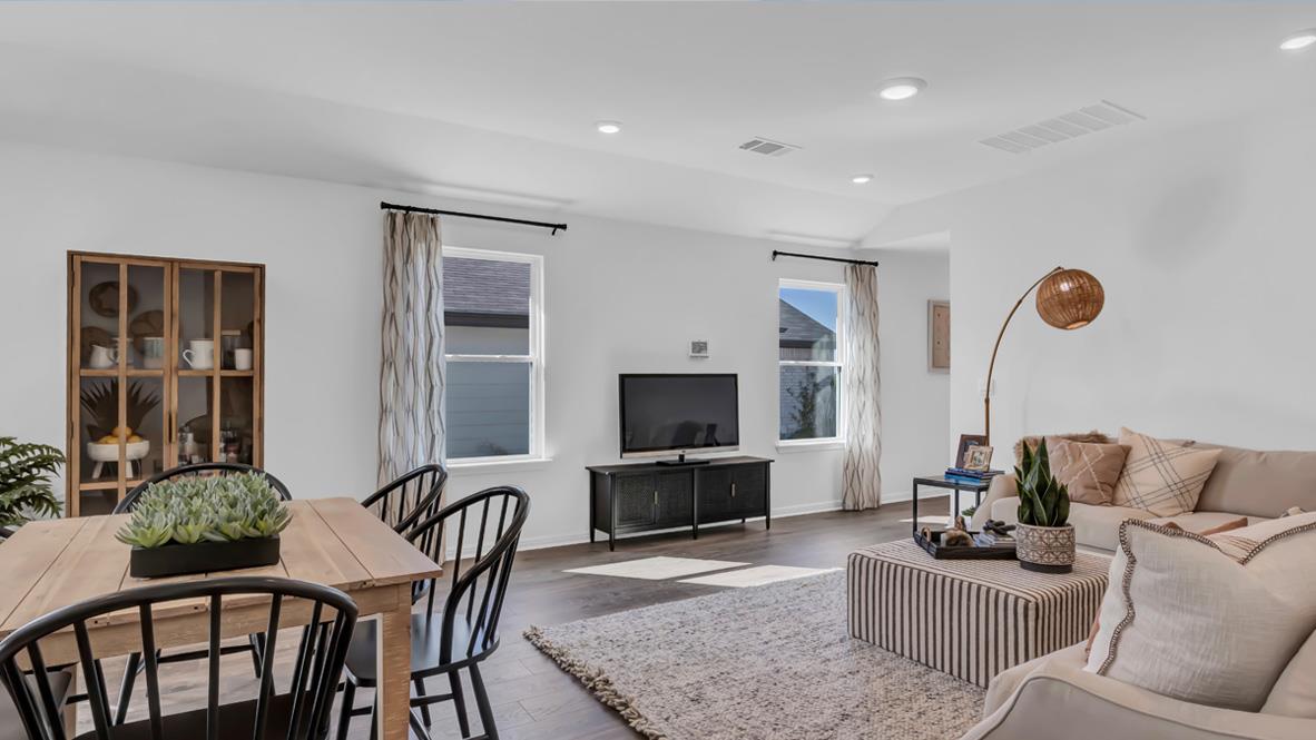 112 Juan Cordona Dr, Buda, TX 78610