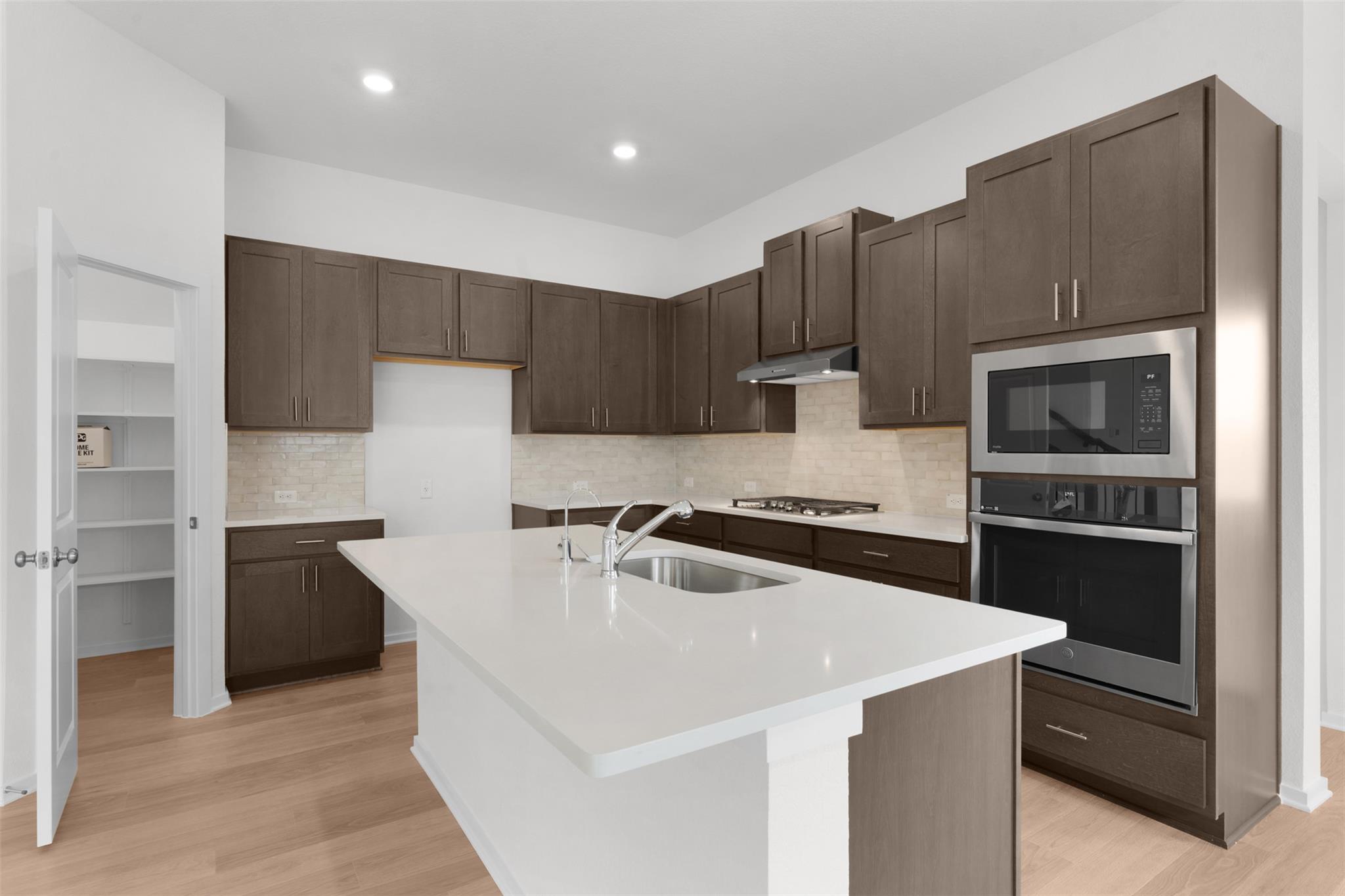 13821 Tucker Hedge Pass, Elgin, TX 78621