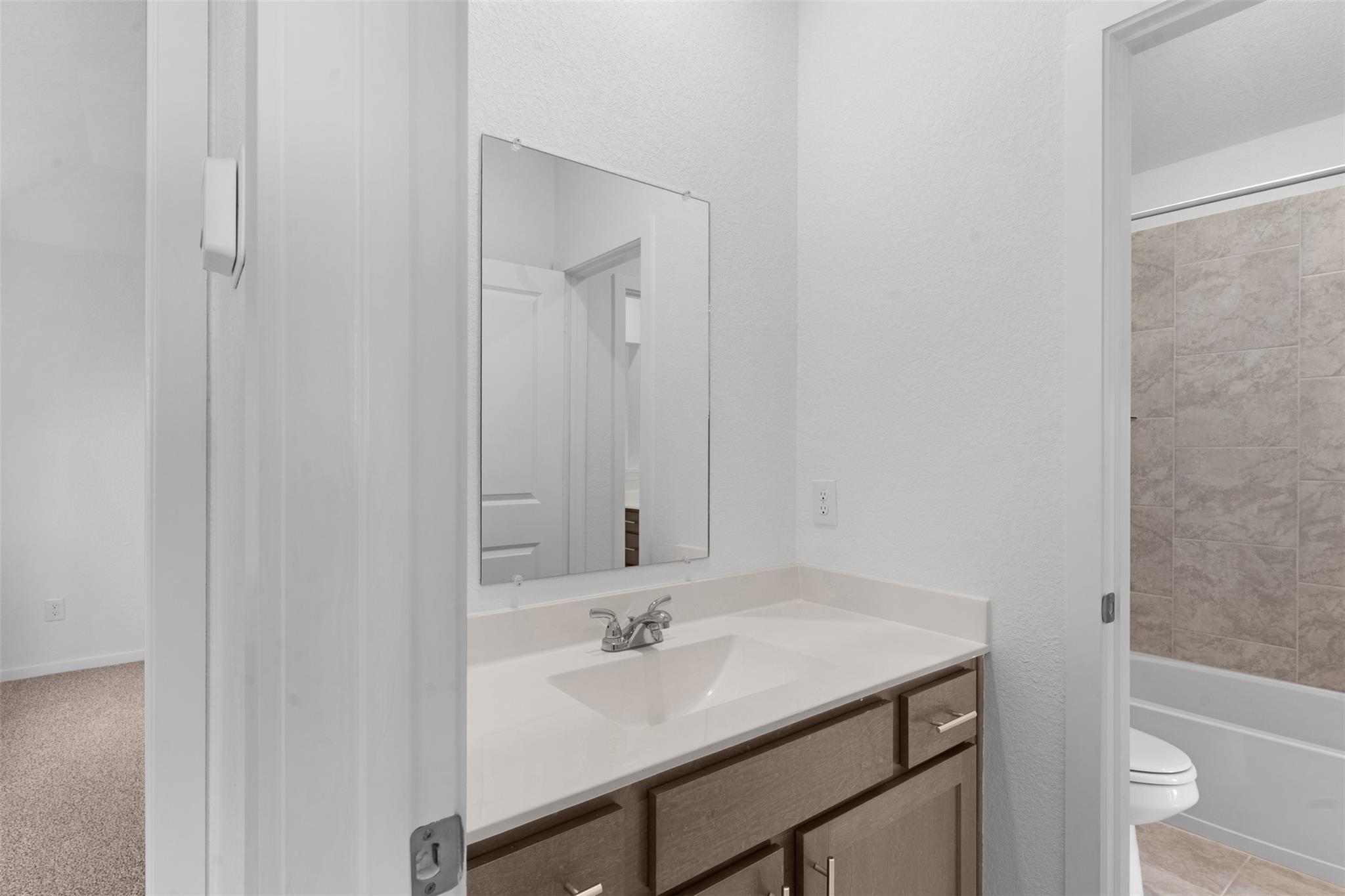 13821 Tucker Hedge Pass, Elgin, TX 78621