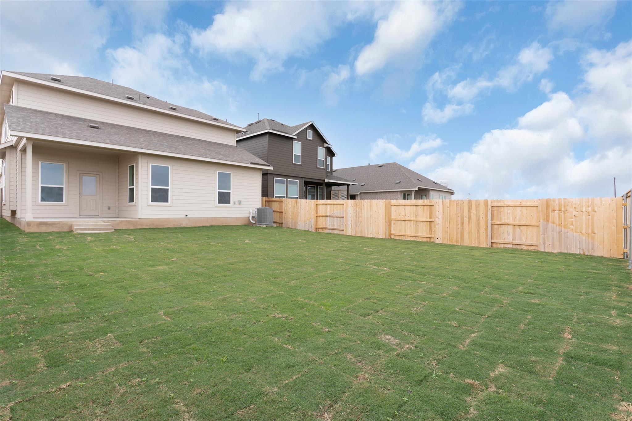 13821 Tucker Hedge Pass, Elgin, TX 78621