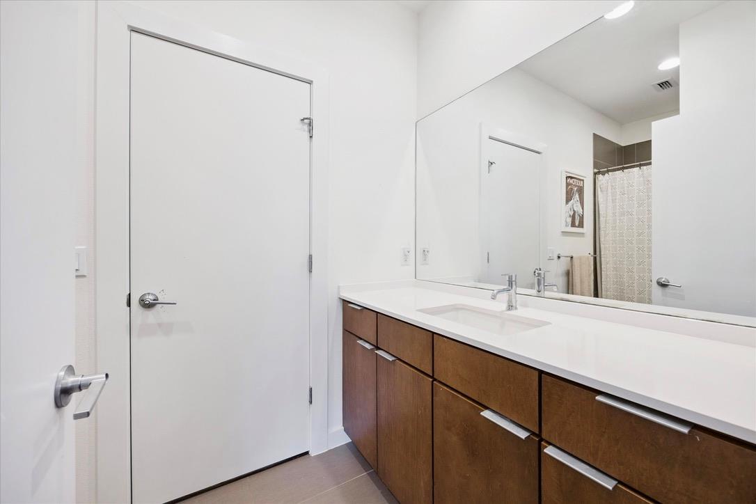 5616 1st St # 1, Austin, TX 78745