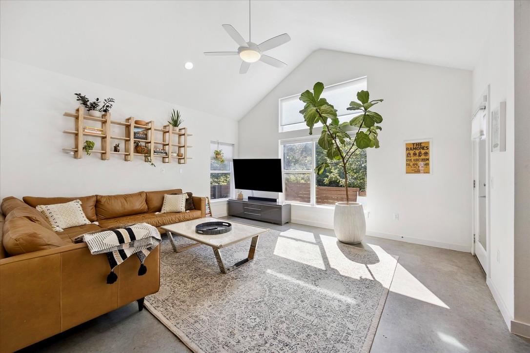 5616 1st St # 1, Austin, TX 78745