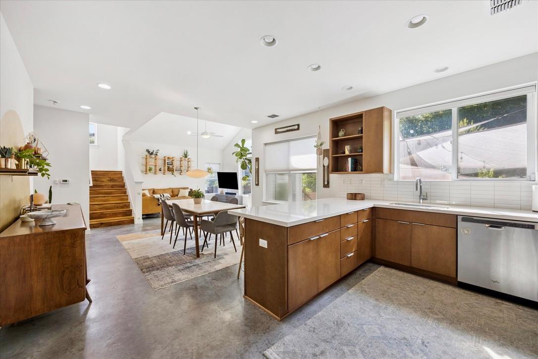 5616 1st St # 1, Austin, TX 78745