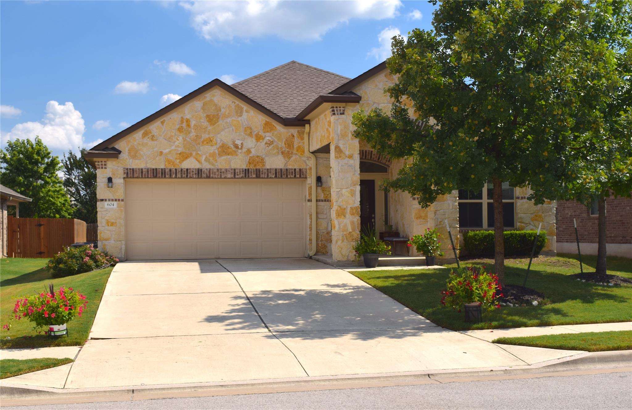 604 Heinatz Flat Ln, Leander, TX 78641