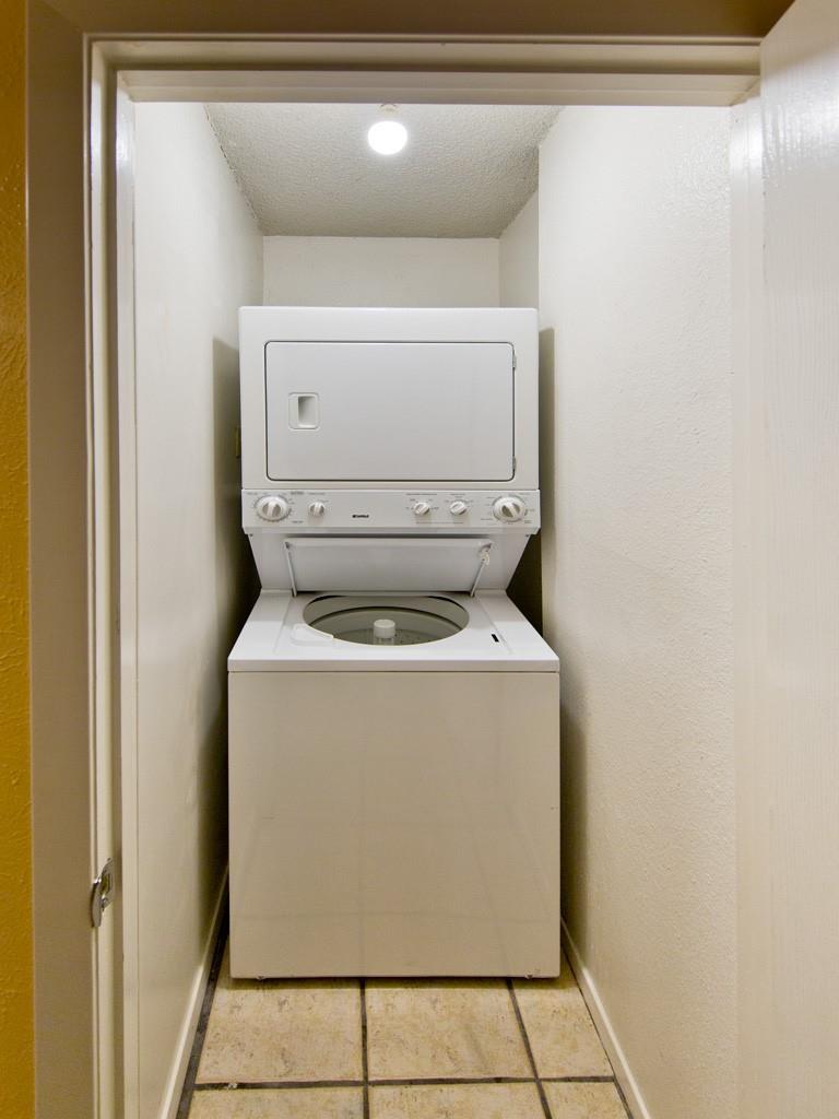 3839 Dry Creek Dr # 220, Austin, TX 78731