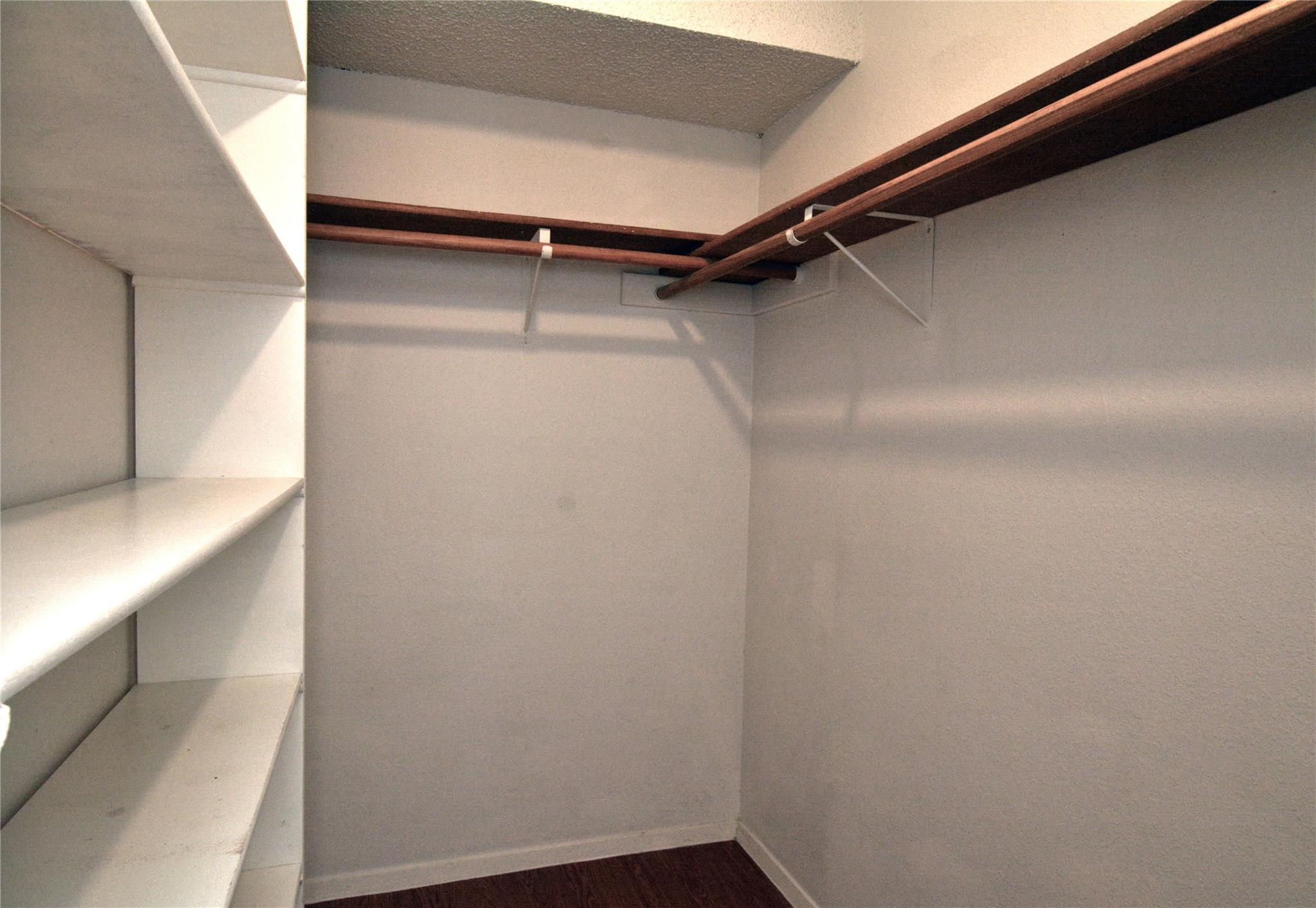 3839 Dry Creek Dr # 220, Austin, TX 78731