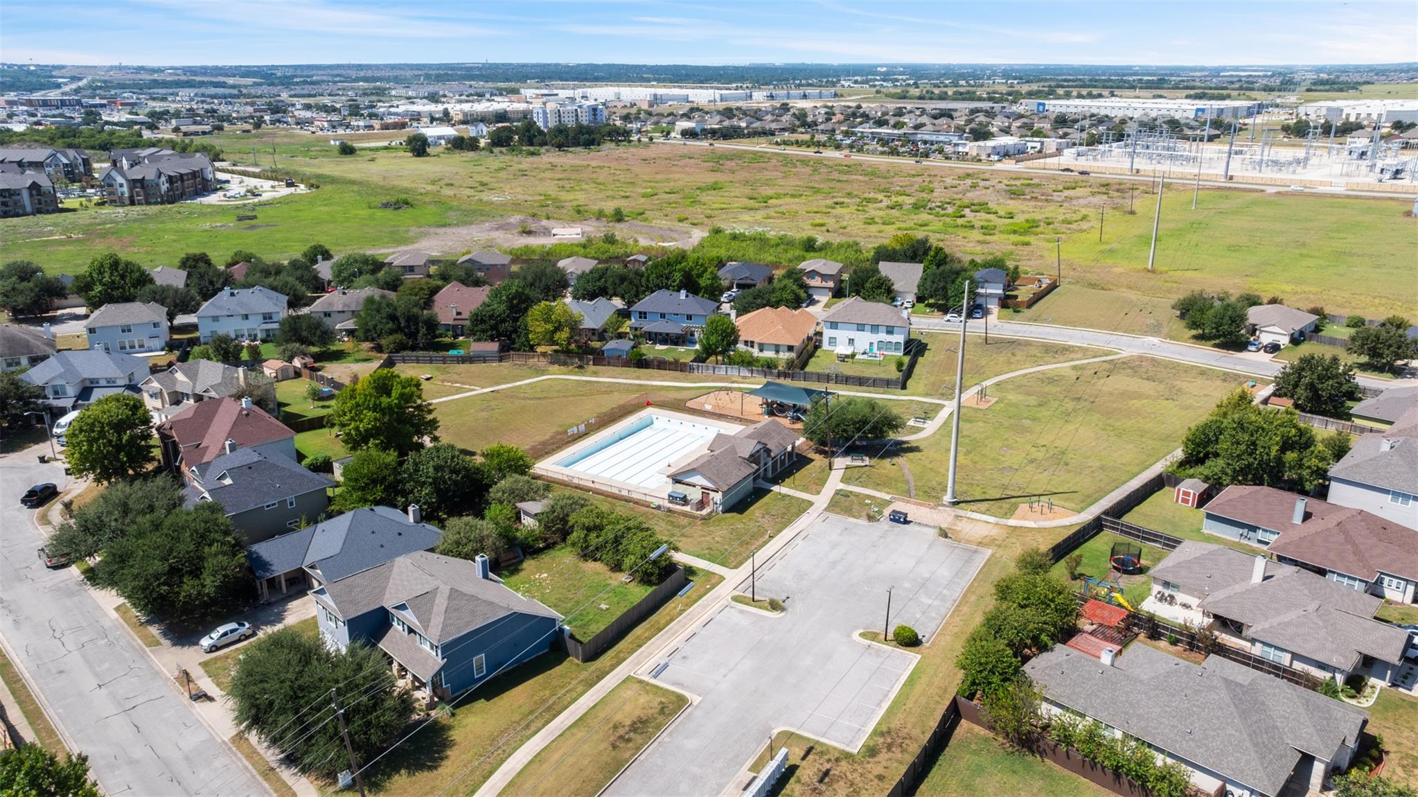 211 Brookside St, Hutto, TX 78634