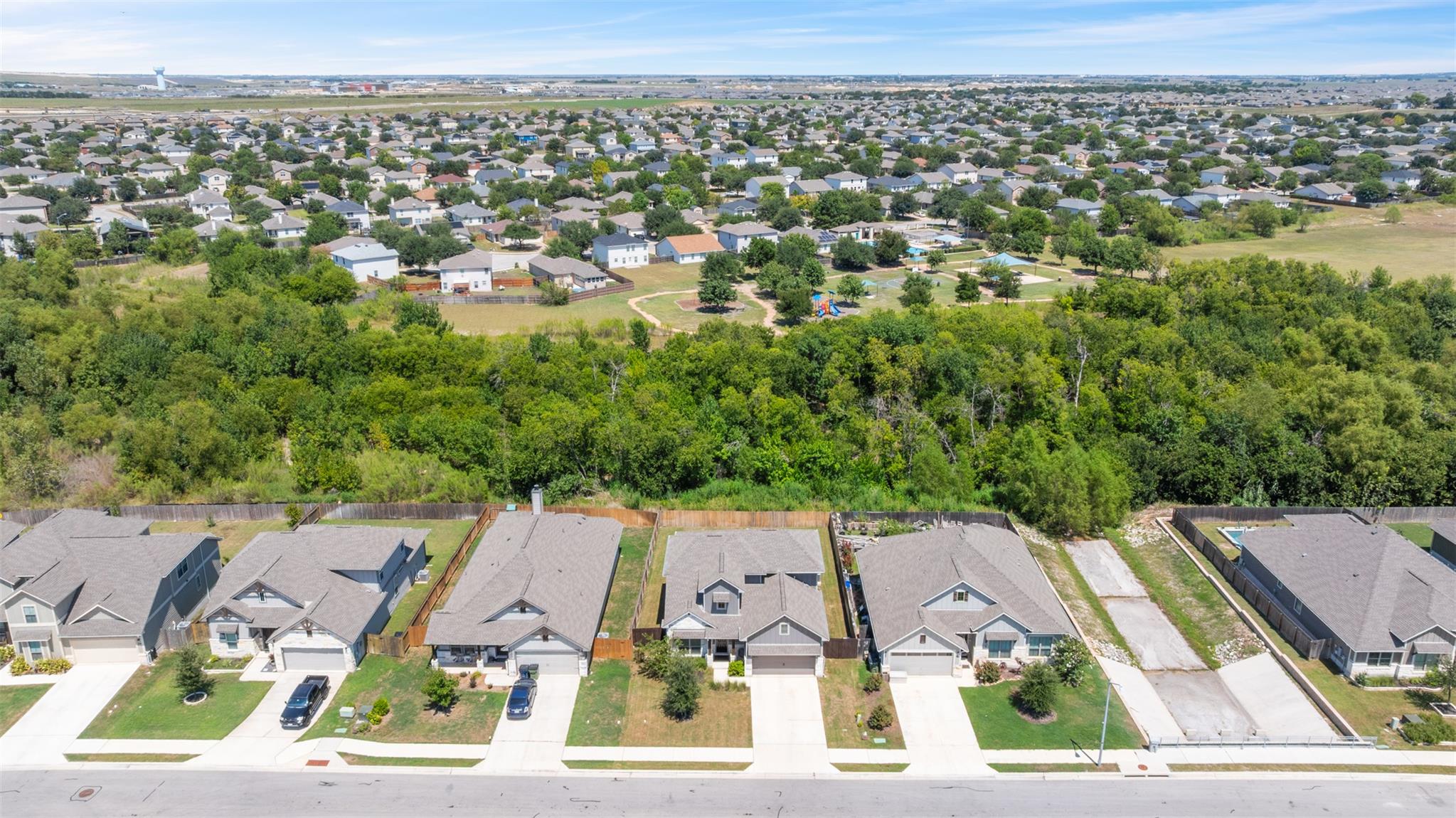 211 Brookside St, Hutto, TX 78634