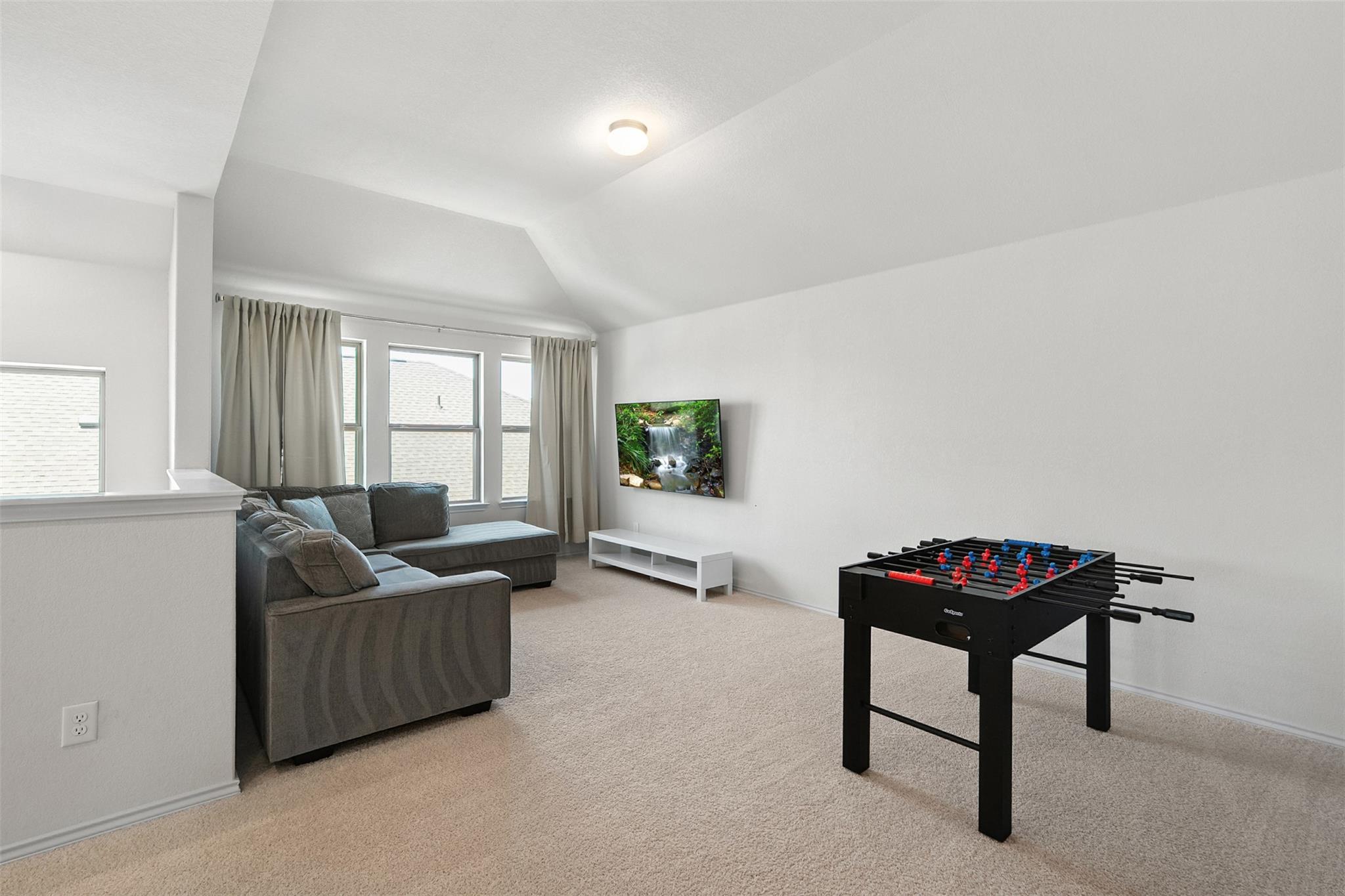 211 Brookside St, Hutto, TX 78634