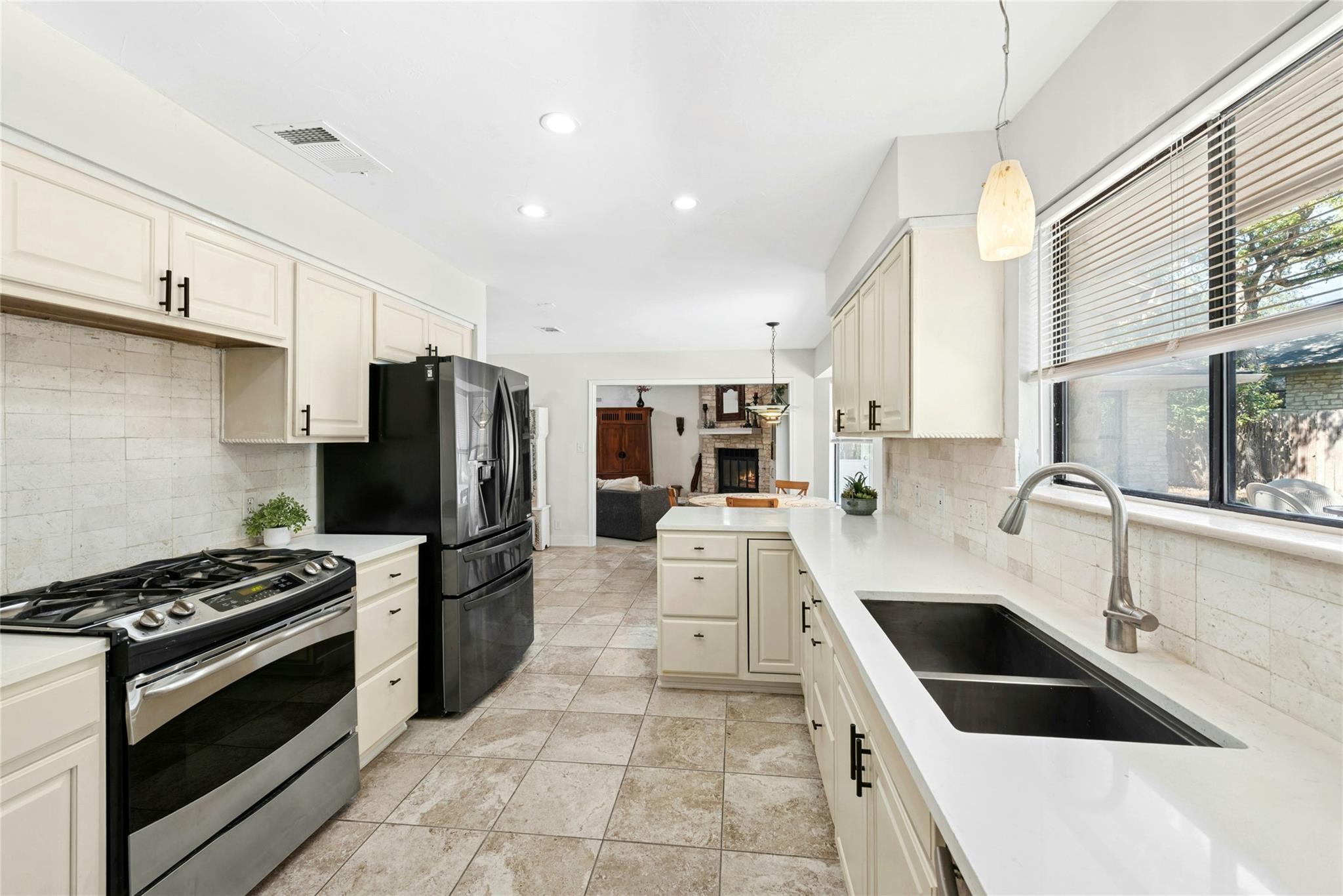 6906 Bayridge Ter, Austin, TX 78759