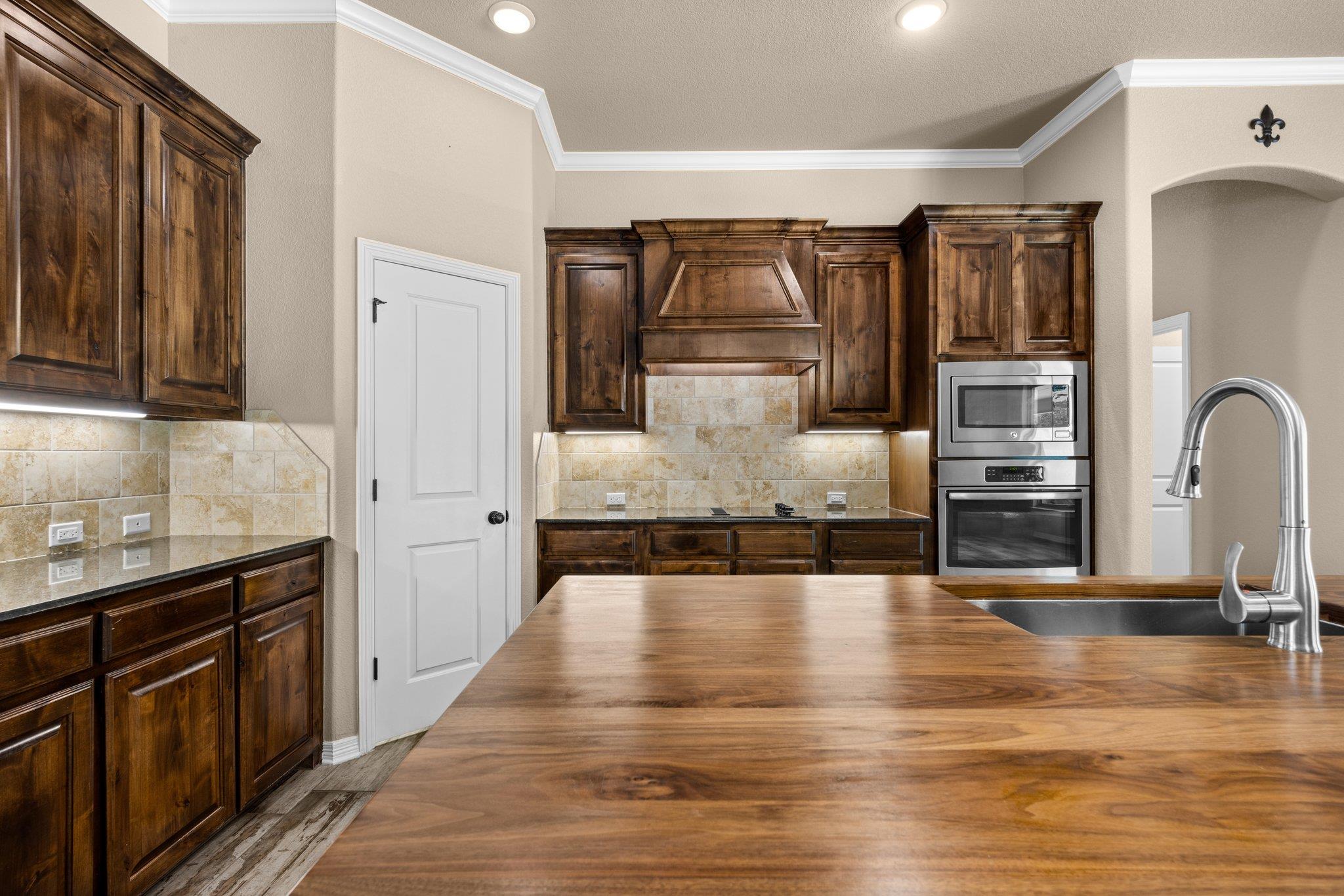 11066 La Paloma Loop E, Salado, TX 76571