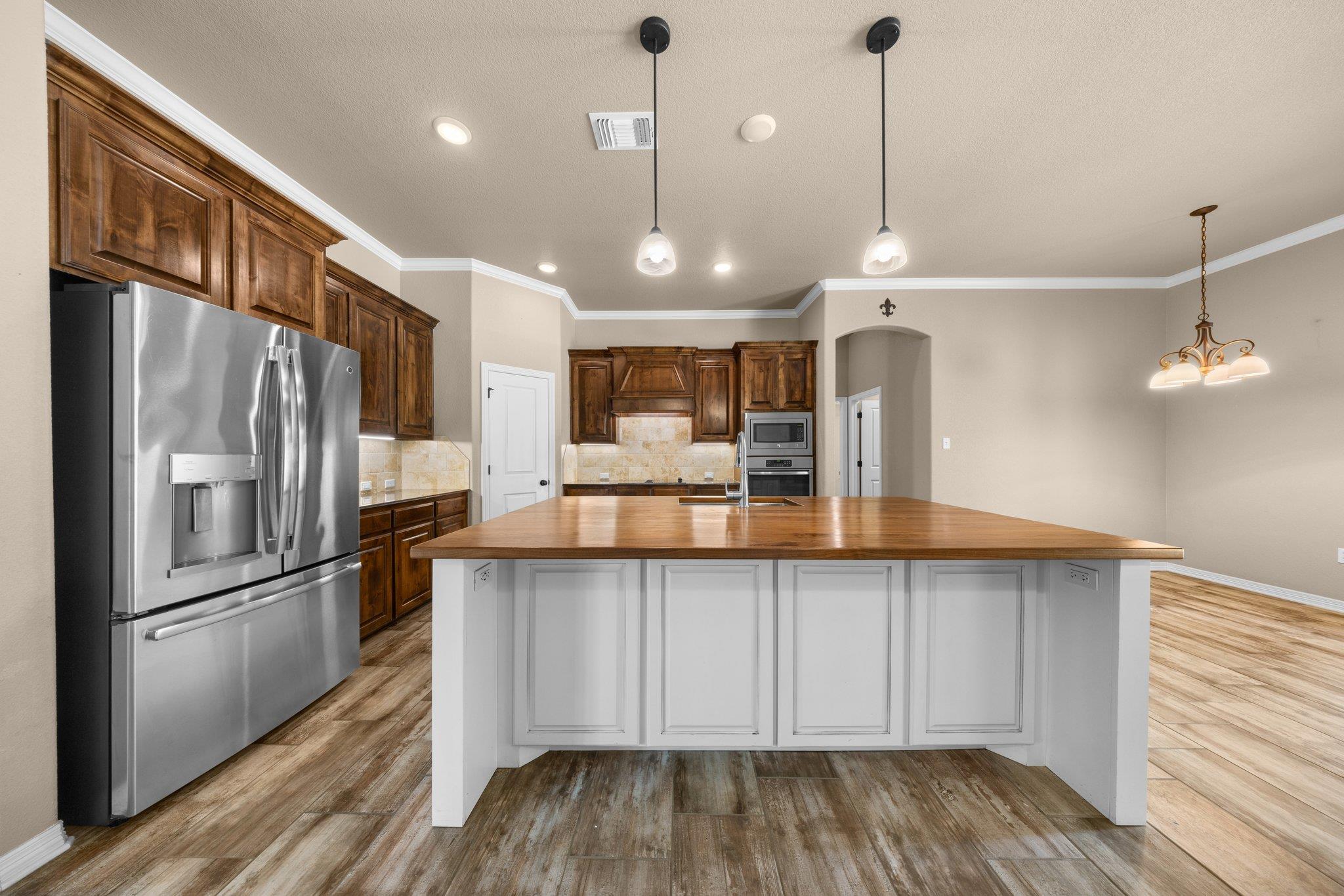 11066 La Paloma Loop E, Salado, TX 76571