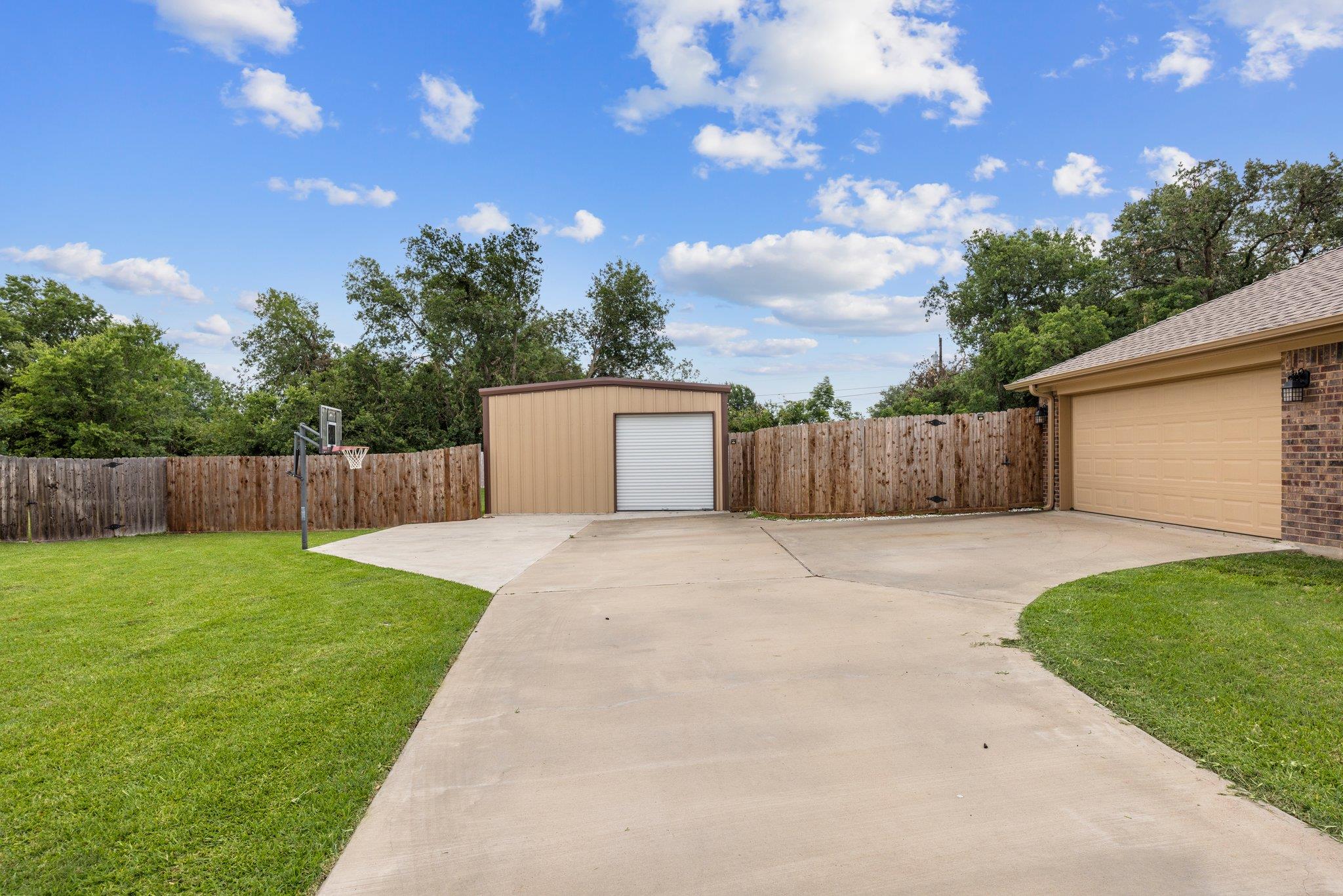 11066 La Paloma Loop E, Salado, TX 76571