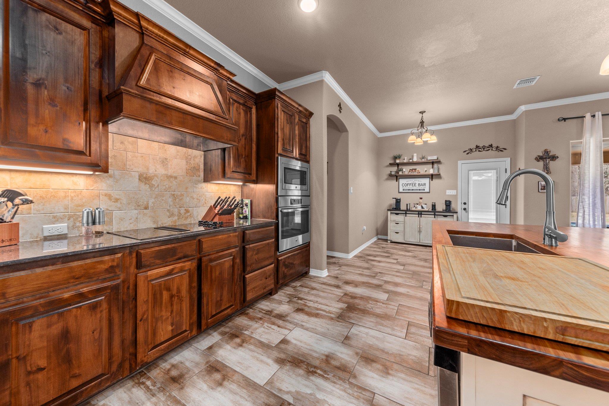 11066 La Paloma Loop E, Salado, TX 76571