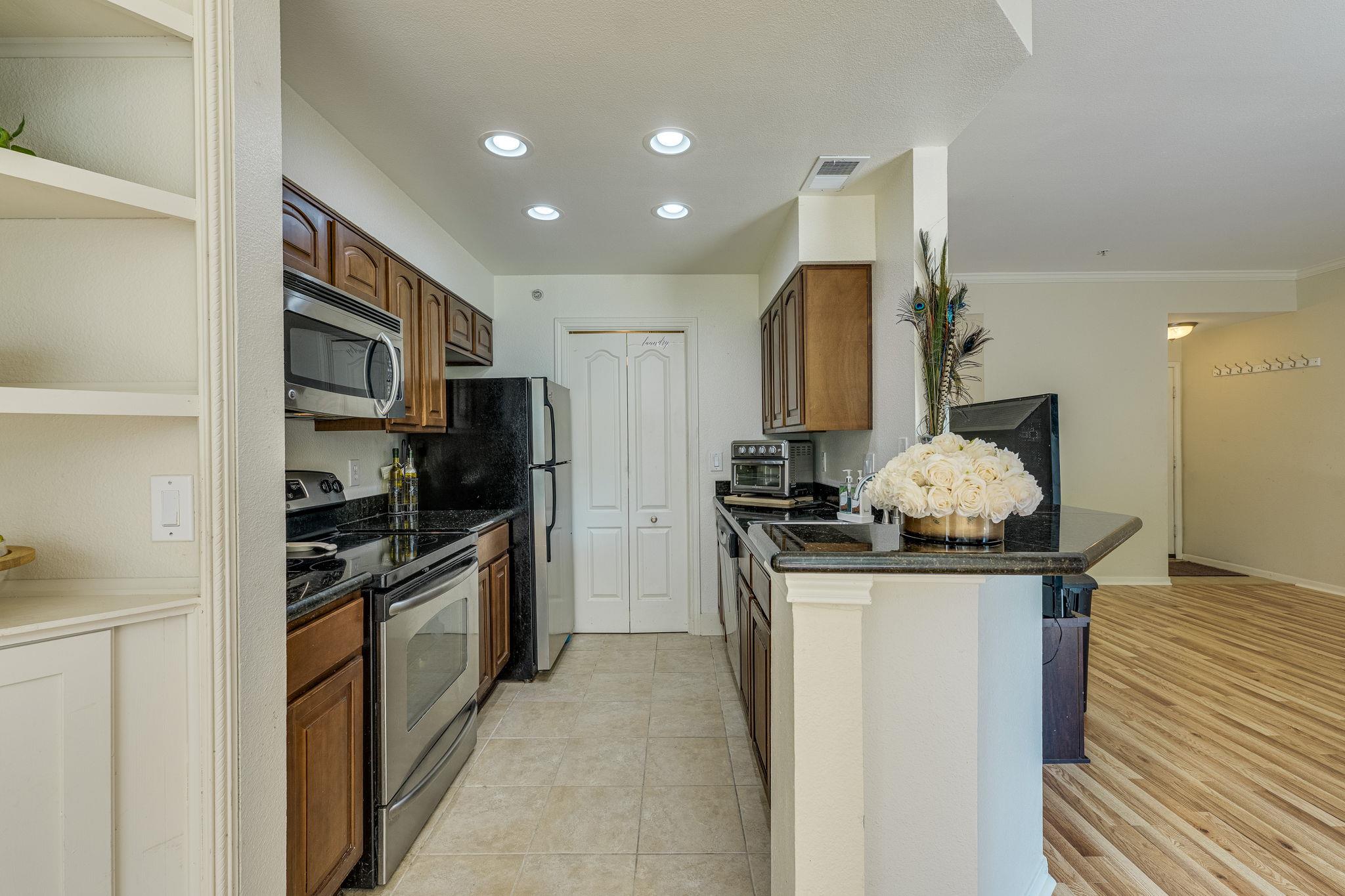 6000 Shepherd Mountain Cv # 807, Austin, TX 78730