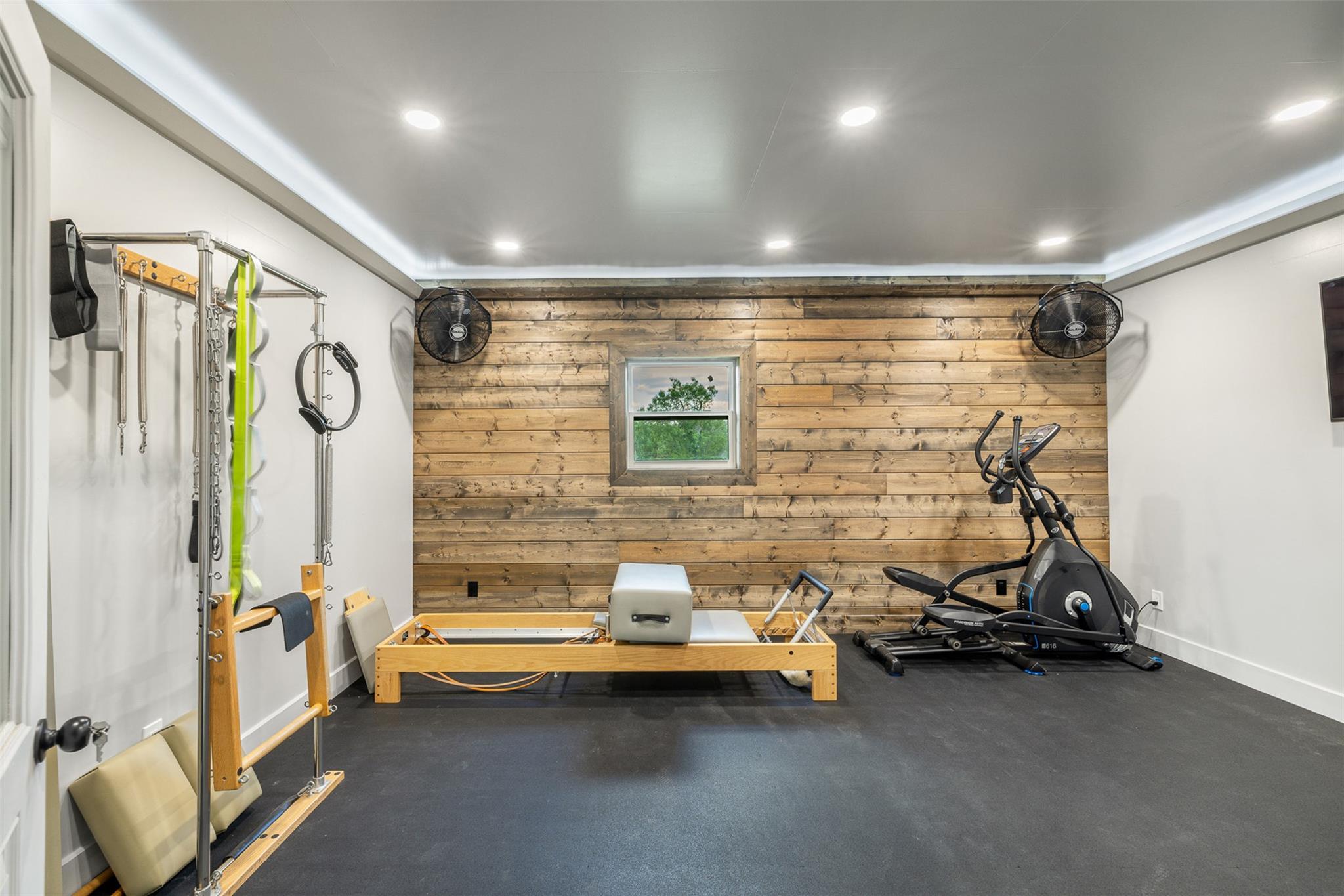 455 Post Oak Court Ct, Caldwell, TX 77836