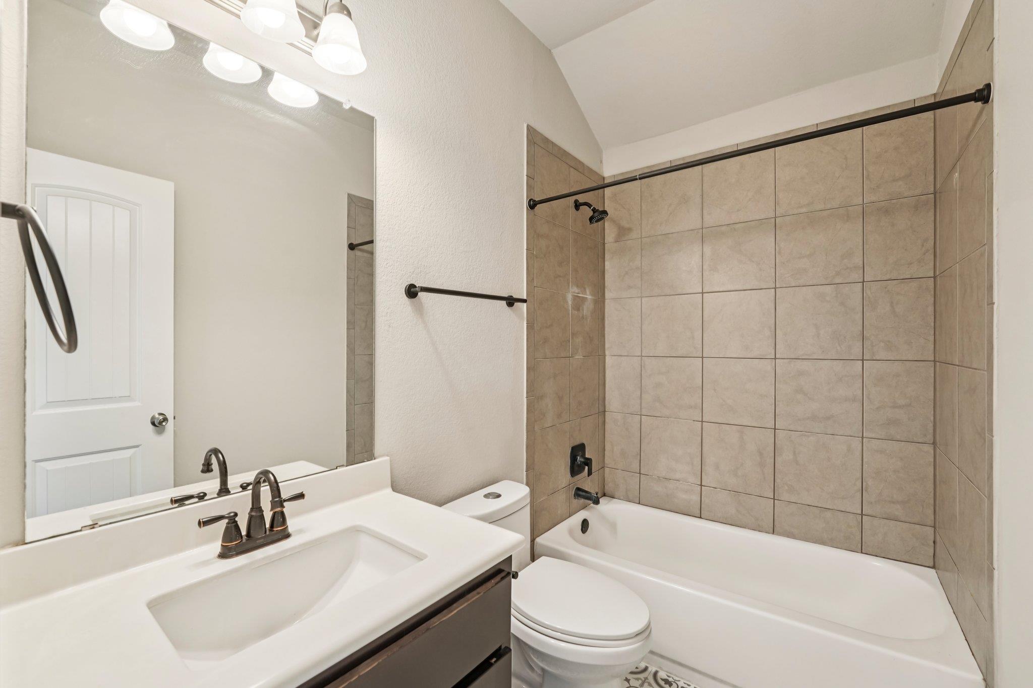 210 Dowdy Cv, Hutto, TX 78634