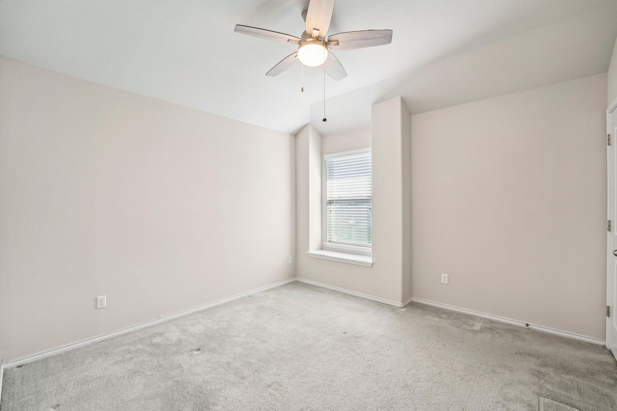 210 Dowdy Cv, Hutto, TX 78634