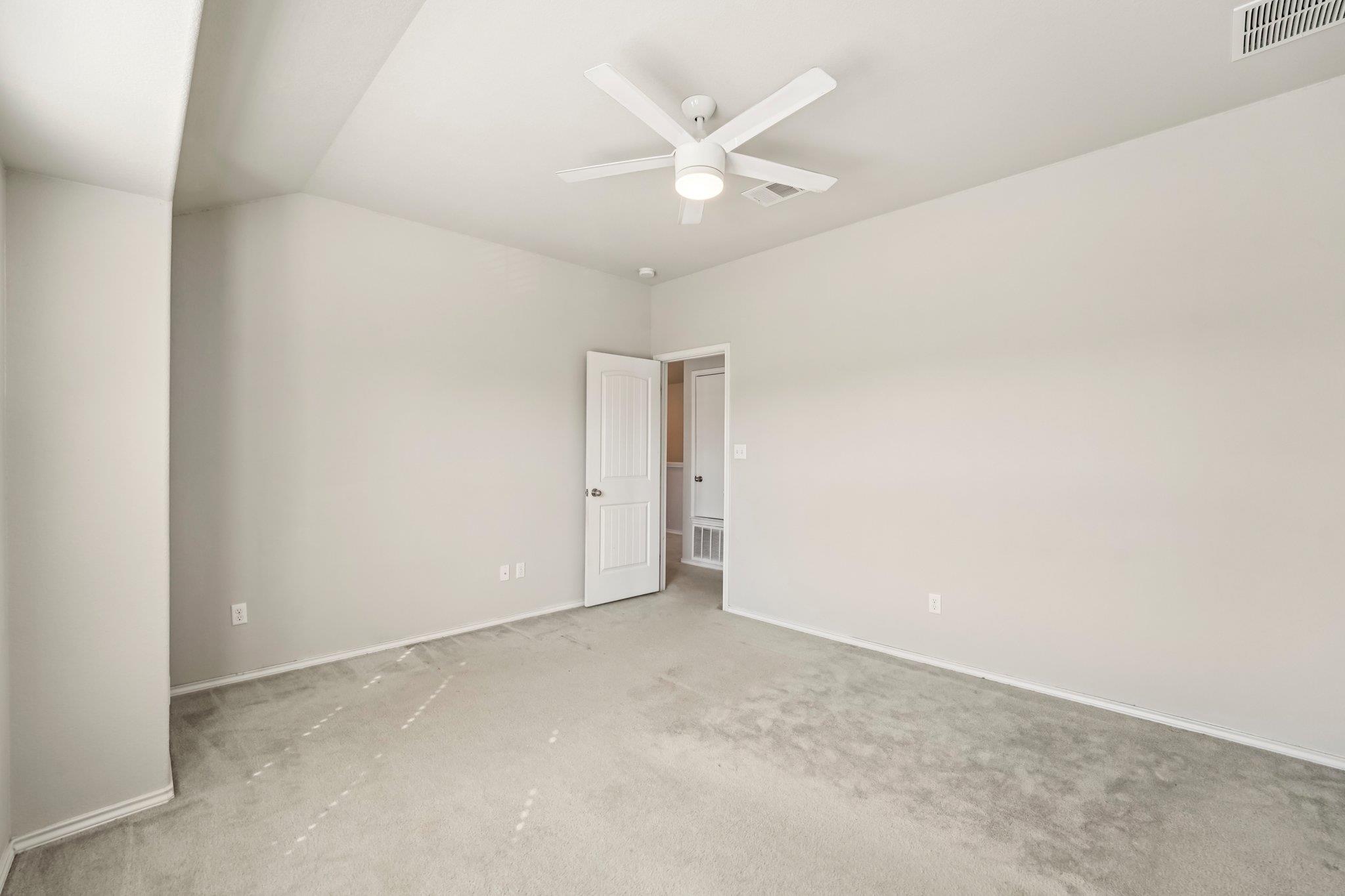 210 Dowdy Cv, Hutto, TX 78634